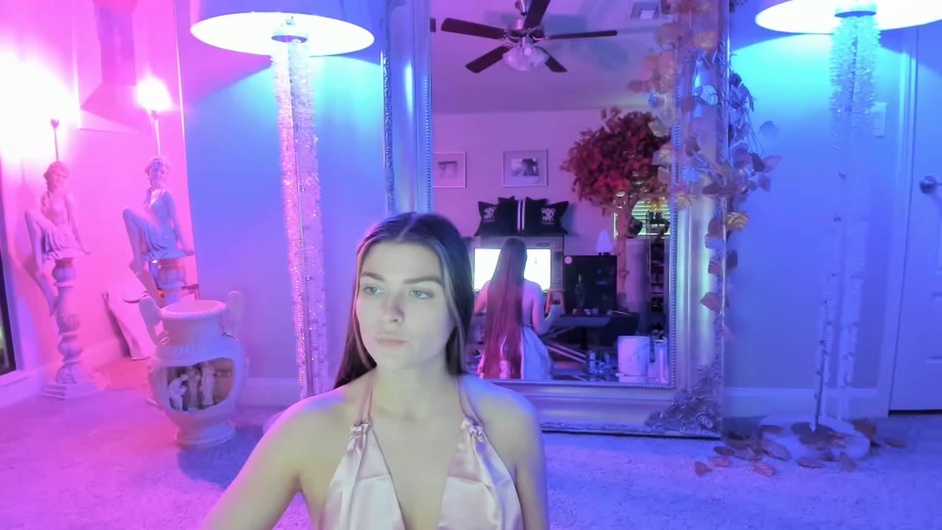 Gallery image thumbnail from Serina_'s myfreecams stream on, 02/01/2023, 17:05 image 4 of 20
