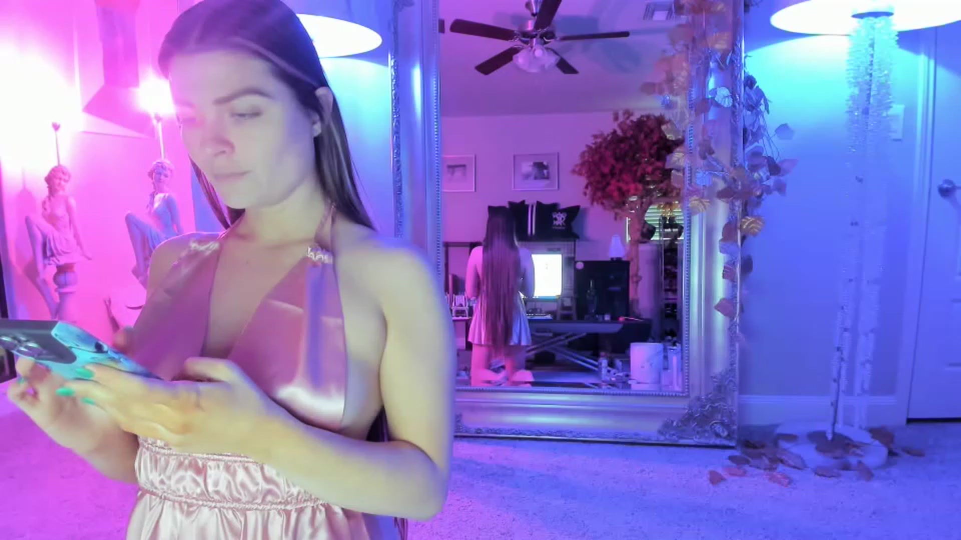 Gallery image thumbnail from Serina_'s myfreecams stream on, 02/01/2023, 17:05 image 5 of 20