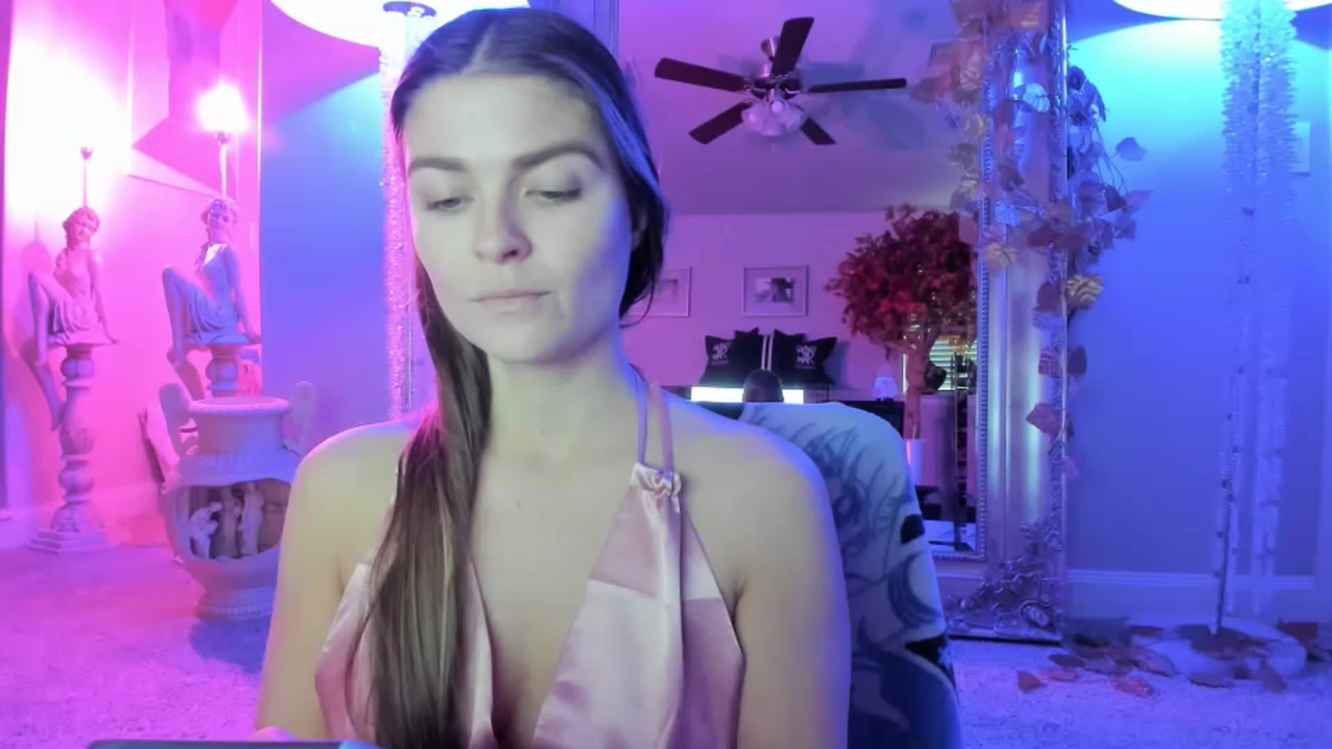 Gallery image thumbnail from Serina_'s myfreecams stream on, 02/01/2023, 17:05 image 11 of 20