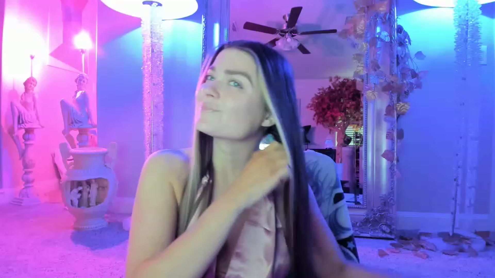 Gallery image thumbnail from Serina_'s myfreecams stream on, 02/01/2023, 17:05 image 13 of 20