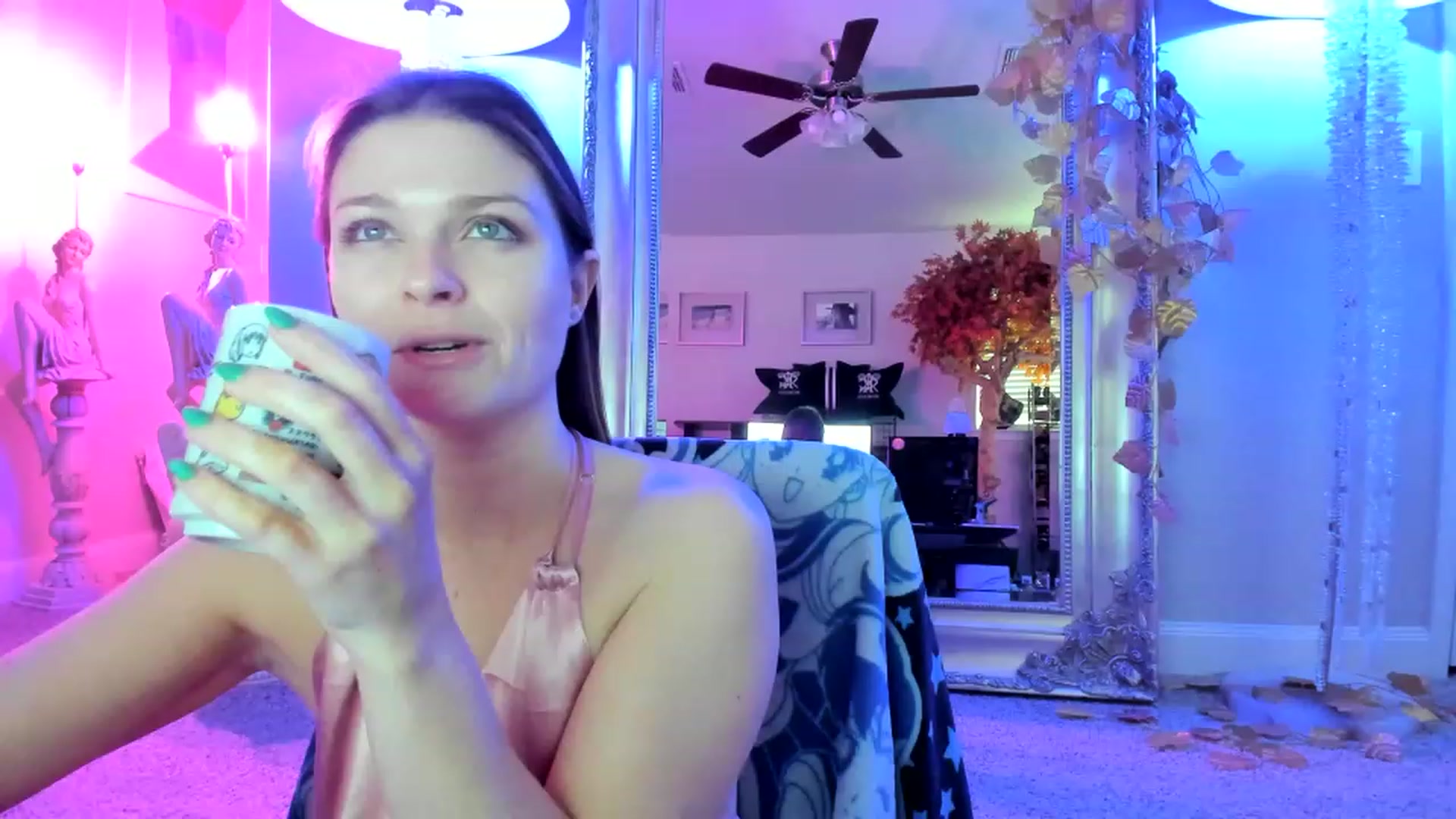 Gallery image thumbnail from Serina_'s myfreecams stream on, 02/03/2023, 16:48 image 3 of 20
