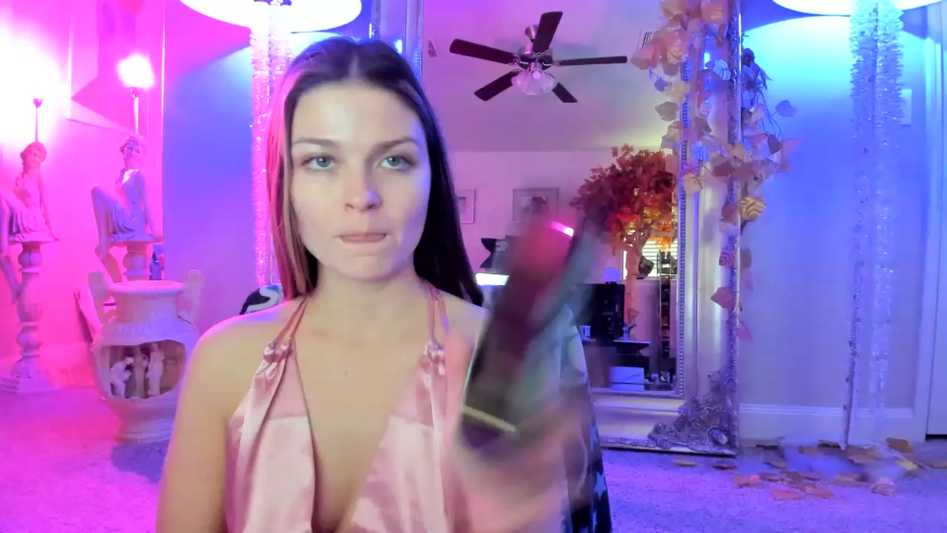 Gallery image thumbnail from Serina_'s myfreecams stream on, 02/03/2023, 16:48 image 4 of 20