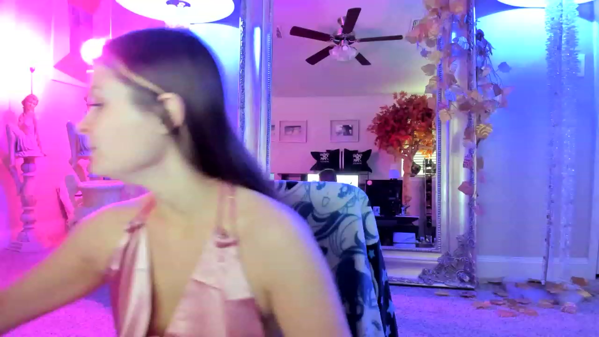 Gallery image thumbnail from Serina_'s myfreecams stream on, 02/03/2023, 16:48 image 2 of 20