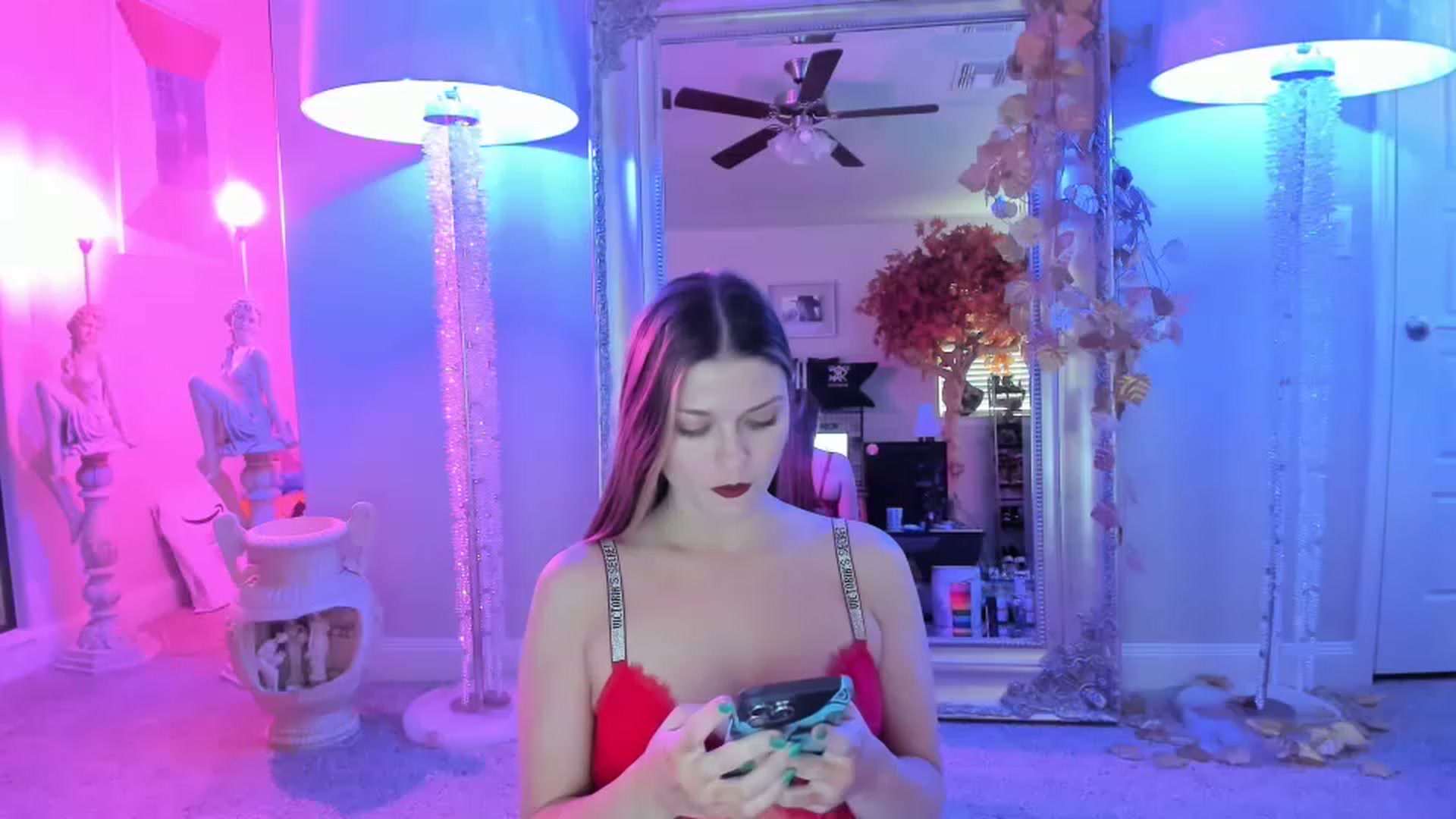 Gallery image thumbnail from Serina_'s myfreecams stream on, 02/03/2023, 19:35 image 15 of 20
