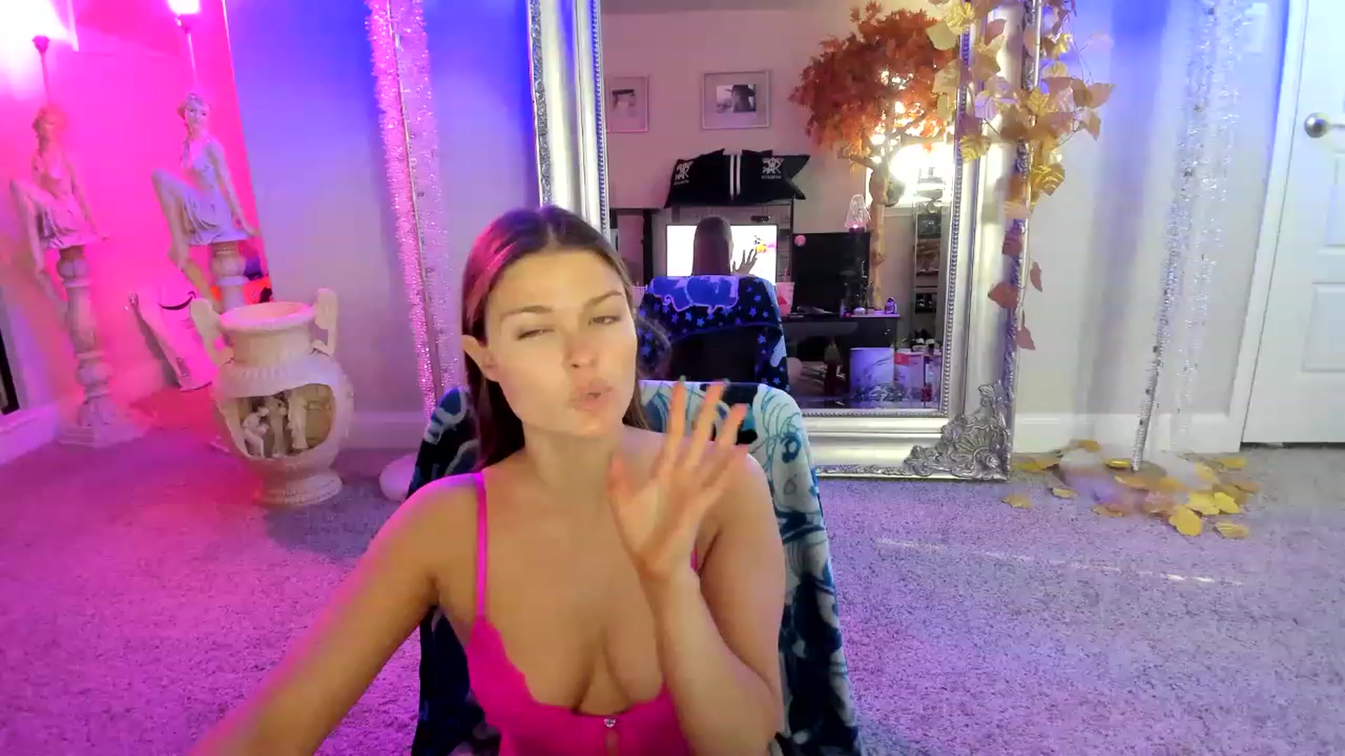 Gallery image thumbnail from Serina_'s myfreecams stream on, 02/06/2023, 20:33 image 19 of 20