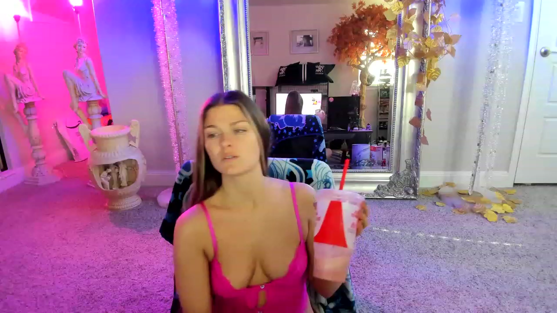 Gallery image thumbnail from Serina_'s myfreecams stream on, 02/06/2023, 20:33 image 13 of 20