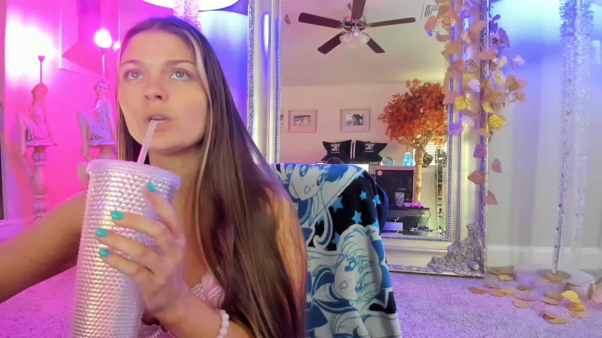 Gallery image thumbnail from Serina_'s myfreecams stream on, 02/20/2023, 19:20 image 5 of 20