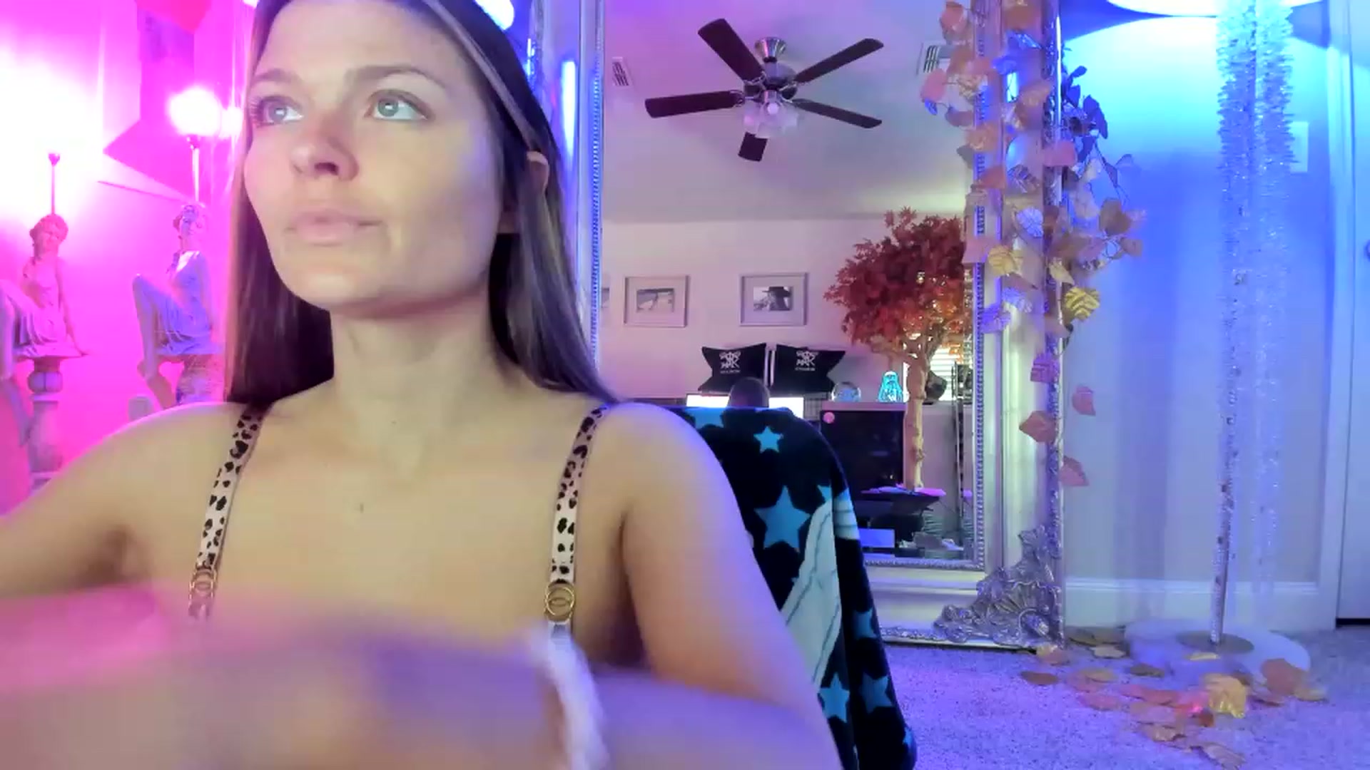 Gallery image thumbnail from Serina_'s myfreecams stream on, 02/22/2023, 16:23 image 20 of 20