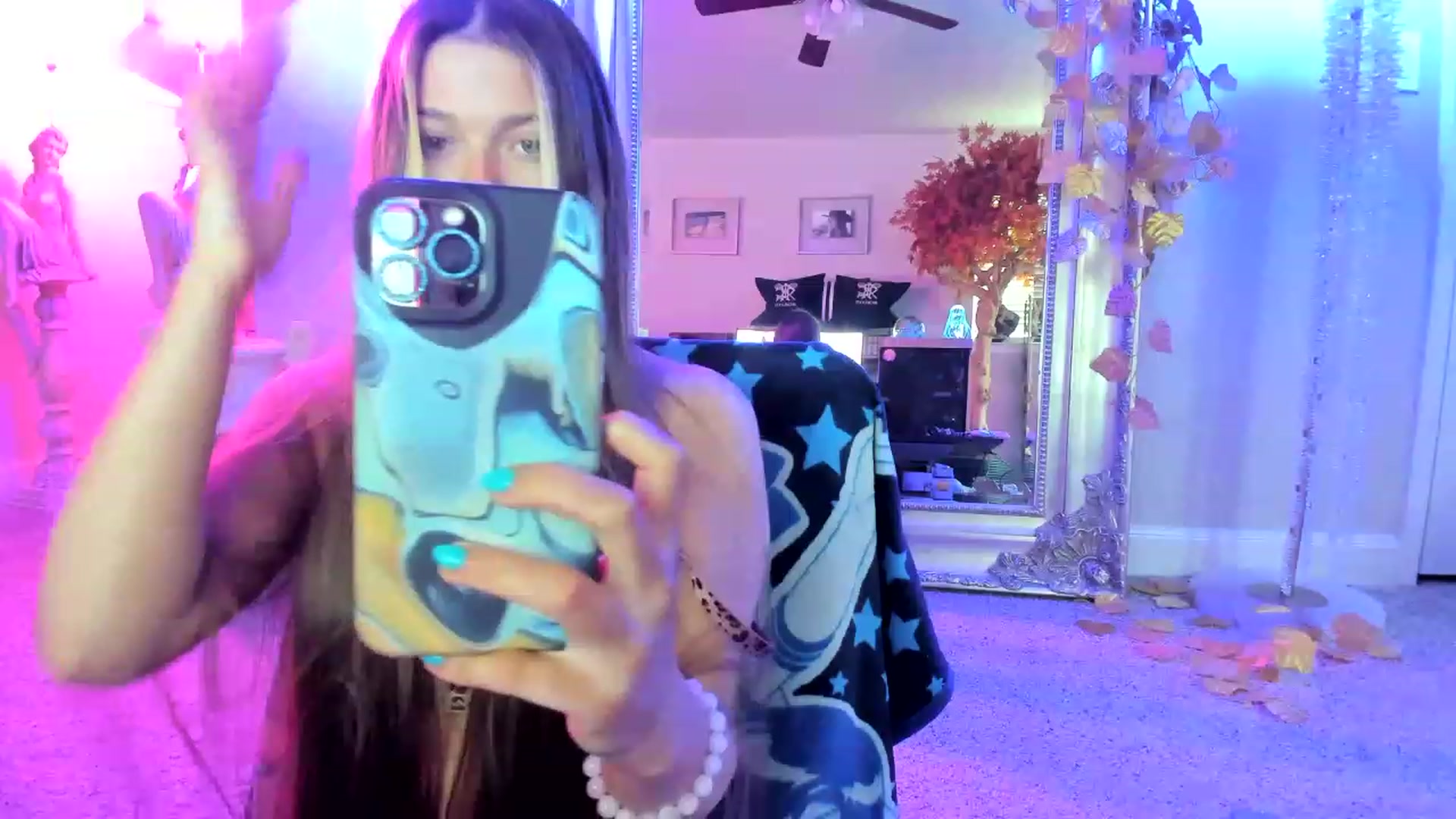 Gallery image thumbnail from Serina_'s myfreecams stream on, 02/22/2023, 16:23 image 5 of 20