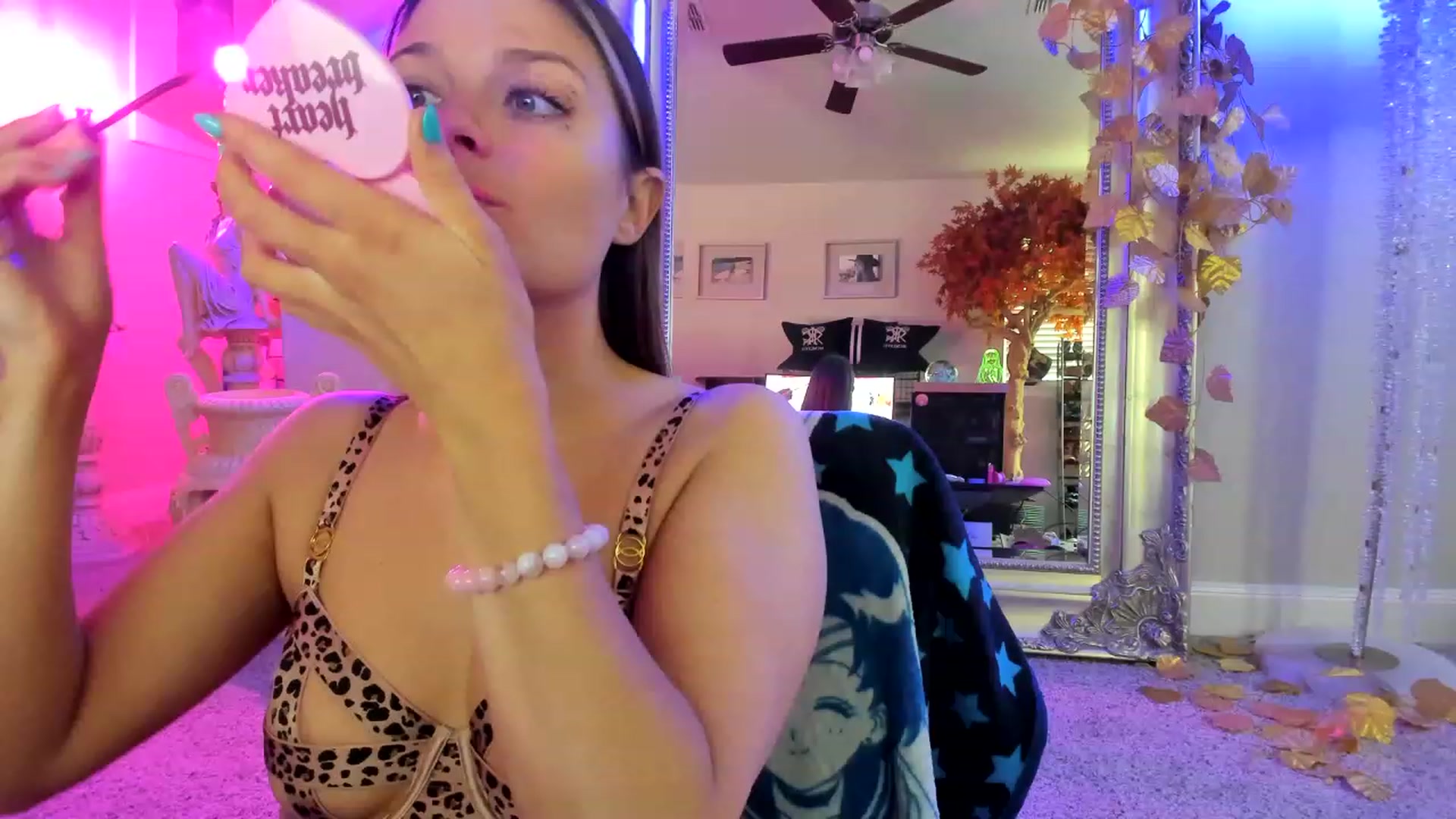 Gallery image thumbnail from Serina_'s myfreecams stream on, 02/22/2023, 17:18 image 15 of 20