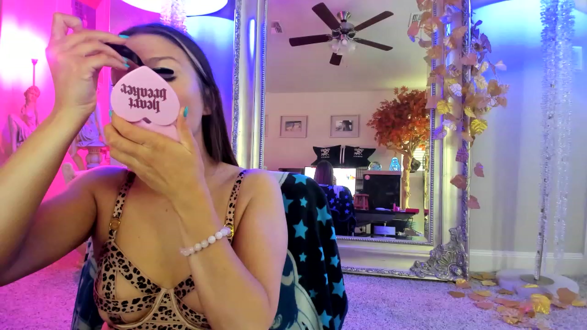 Gallery image thumbnail from Serina_'s myfreecams stream on, 02/22/2023, 19:14 image 3 of 20