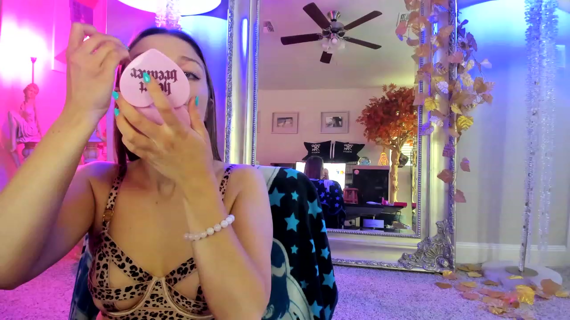 Gallery image thumbnail from Serina_'s myfreecams stream on, 02/22/2023, 19:14 image 2 of 20