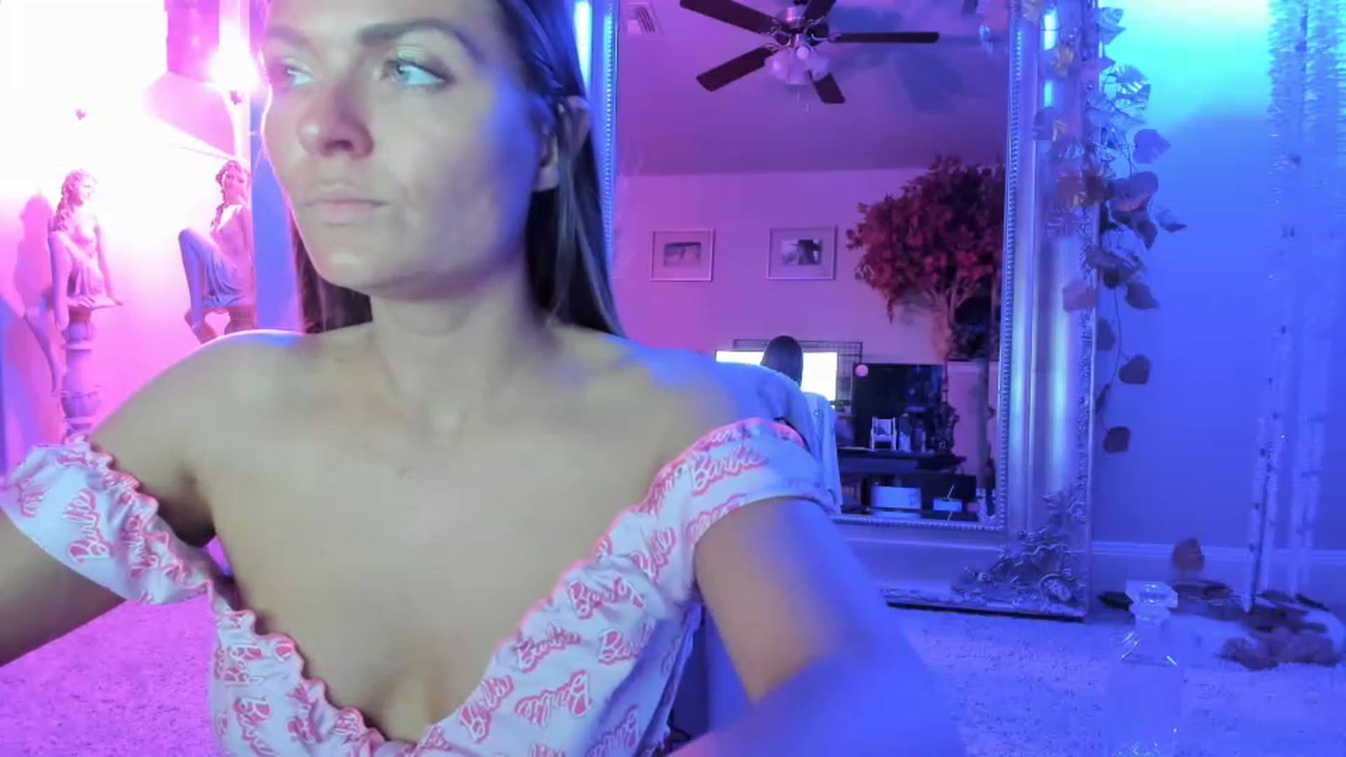 Gallery image thumbnail from Serina_'s myfreecams stream on, 04/04/2023, 06:23 image 20 of 20