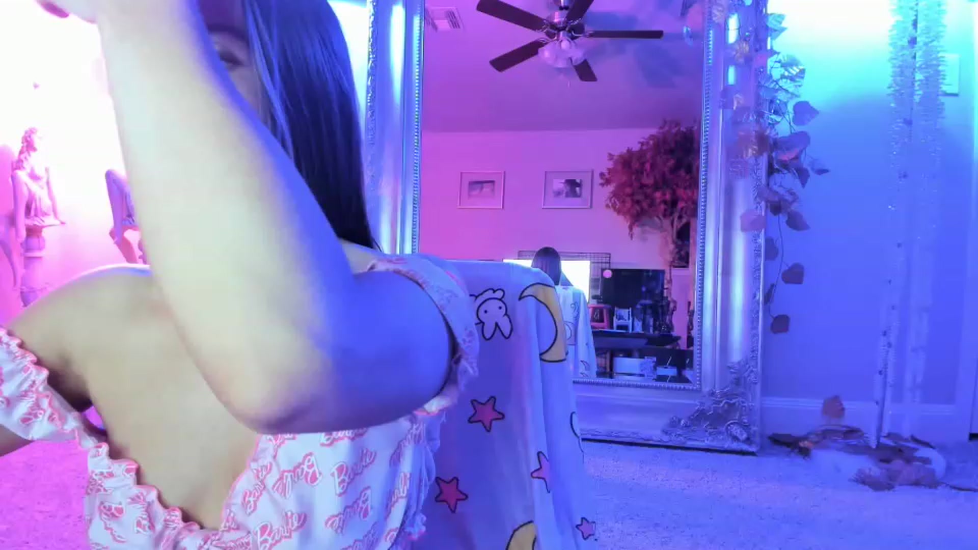 Gallery image thumbnail from Serina_'s myfreecams stream on, 04/04/2023, 06:23 image 16 of 20