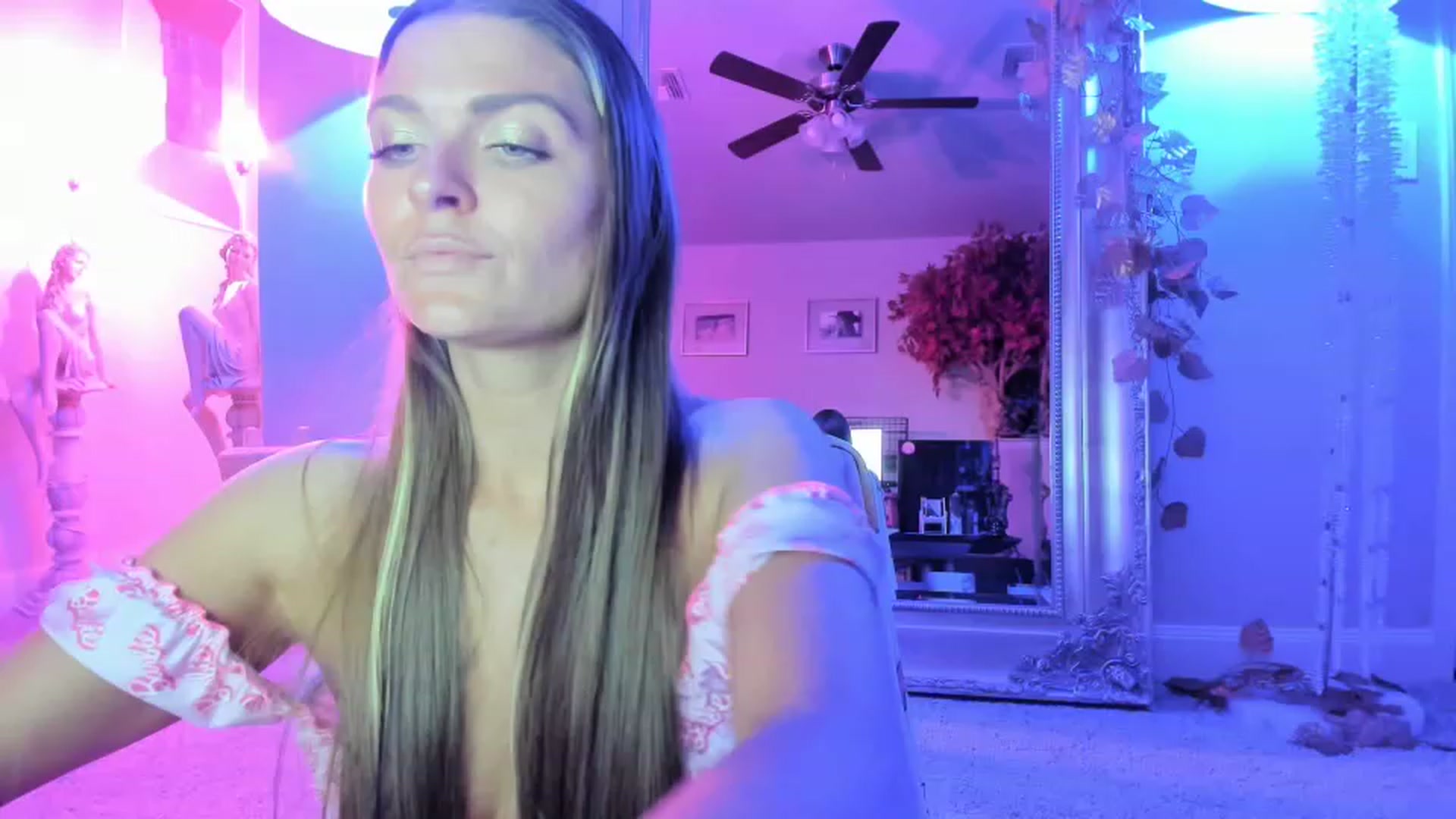 Gallery image thumbnail from Serina_'s myfreecams stream on, 04/04/2023, 06:23 image 1 of 20