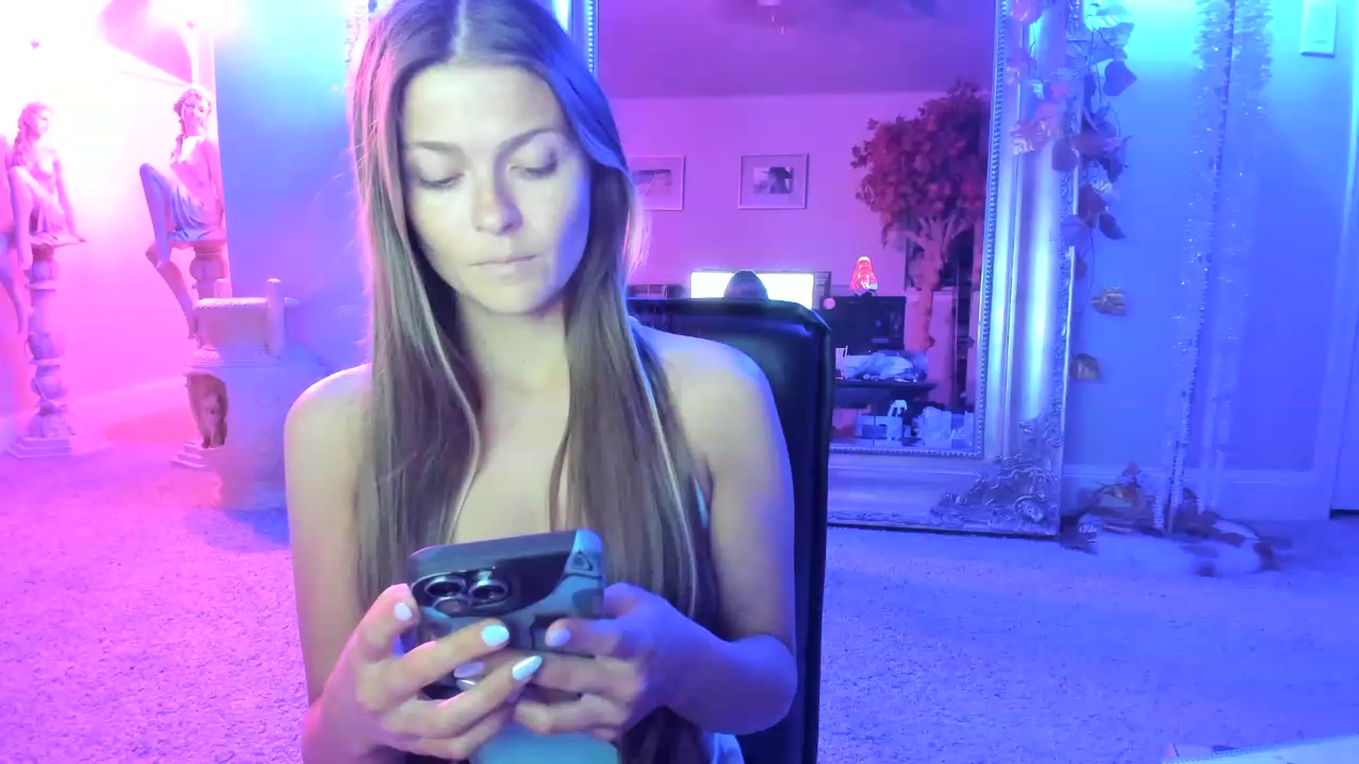 Gallery image thumbnail from Serina_'s myfreecams stream on, 07/03/2023, 02:25 image 8 of 20