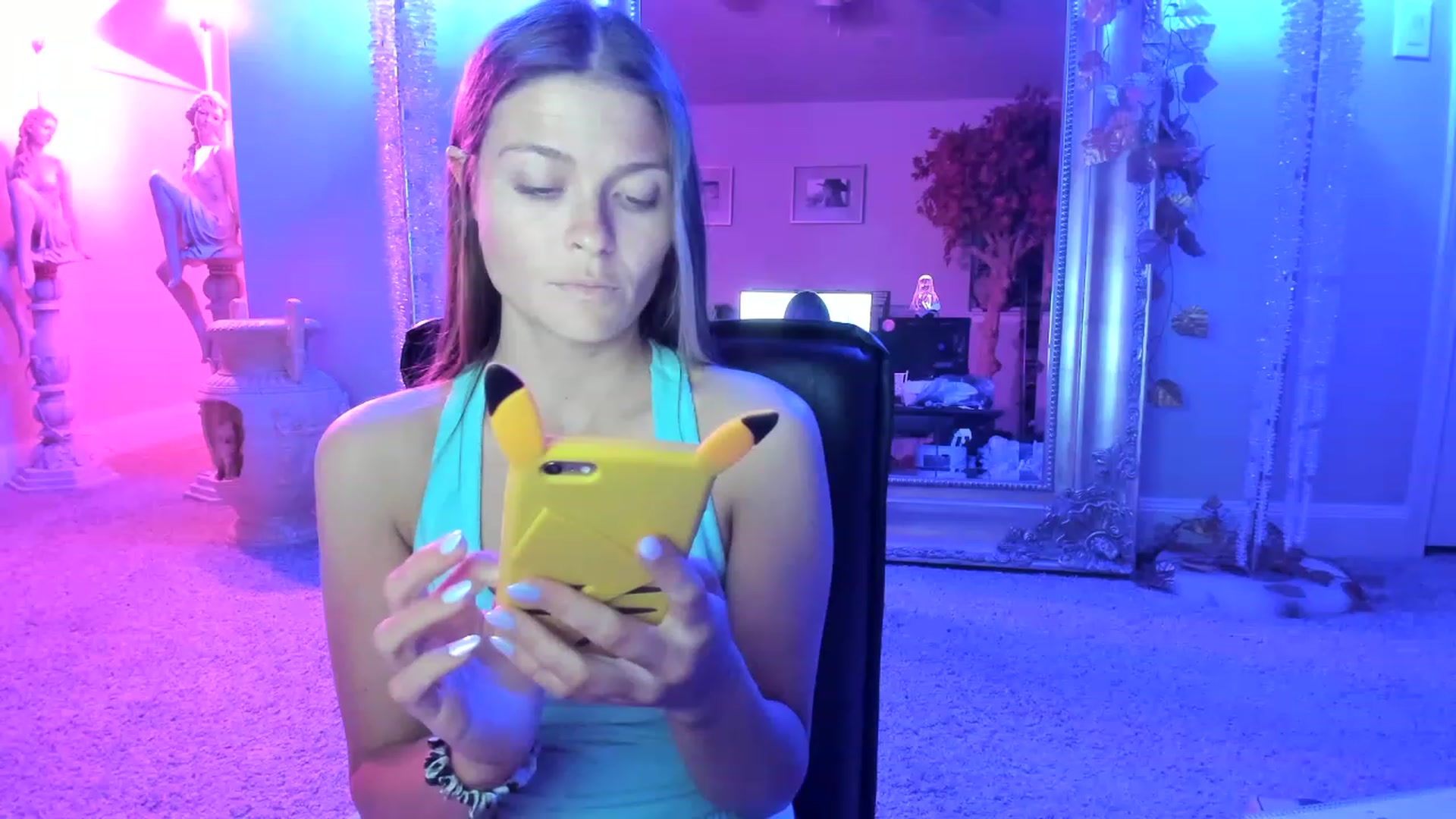Gallery image thumbnail from Serina_'s myfreecams stream on, 07/03/2023, 02:25 image 10 of 20