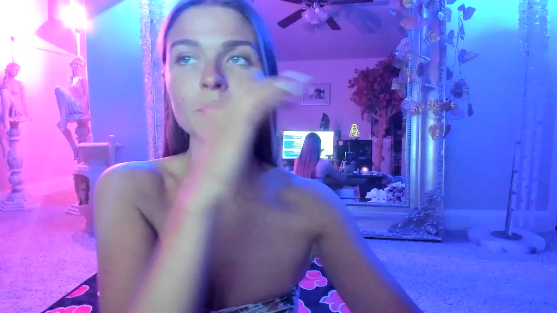 Gallery image thumbnail from Serina_'s myfreecams stream on, 07/11/2023, 08:12 image 7 of 20