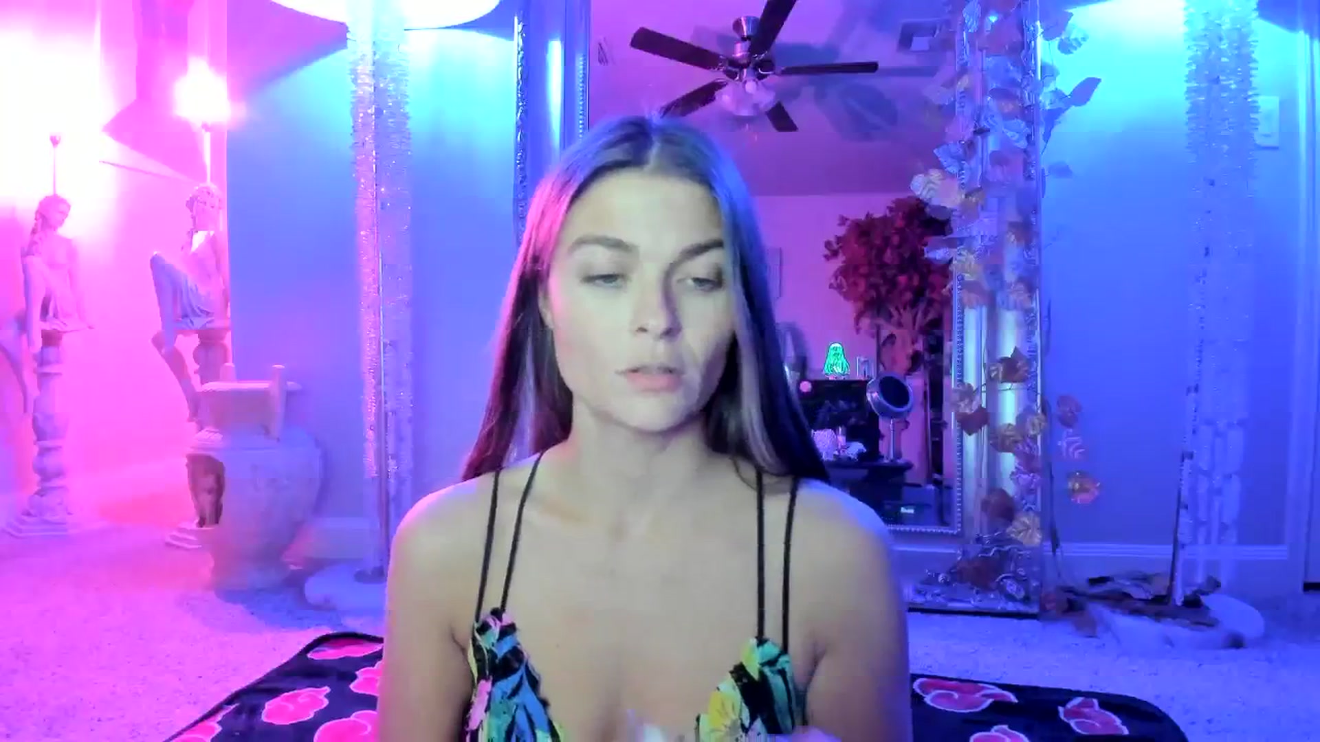 Gallery image thumbnail from Serina_'s myfreecams stream on, 07/25/2023, 08:02 image 3 of 20