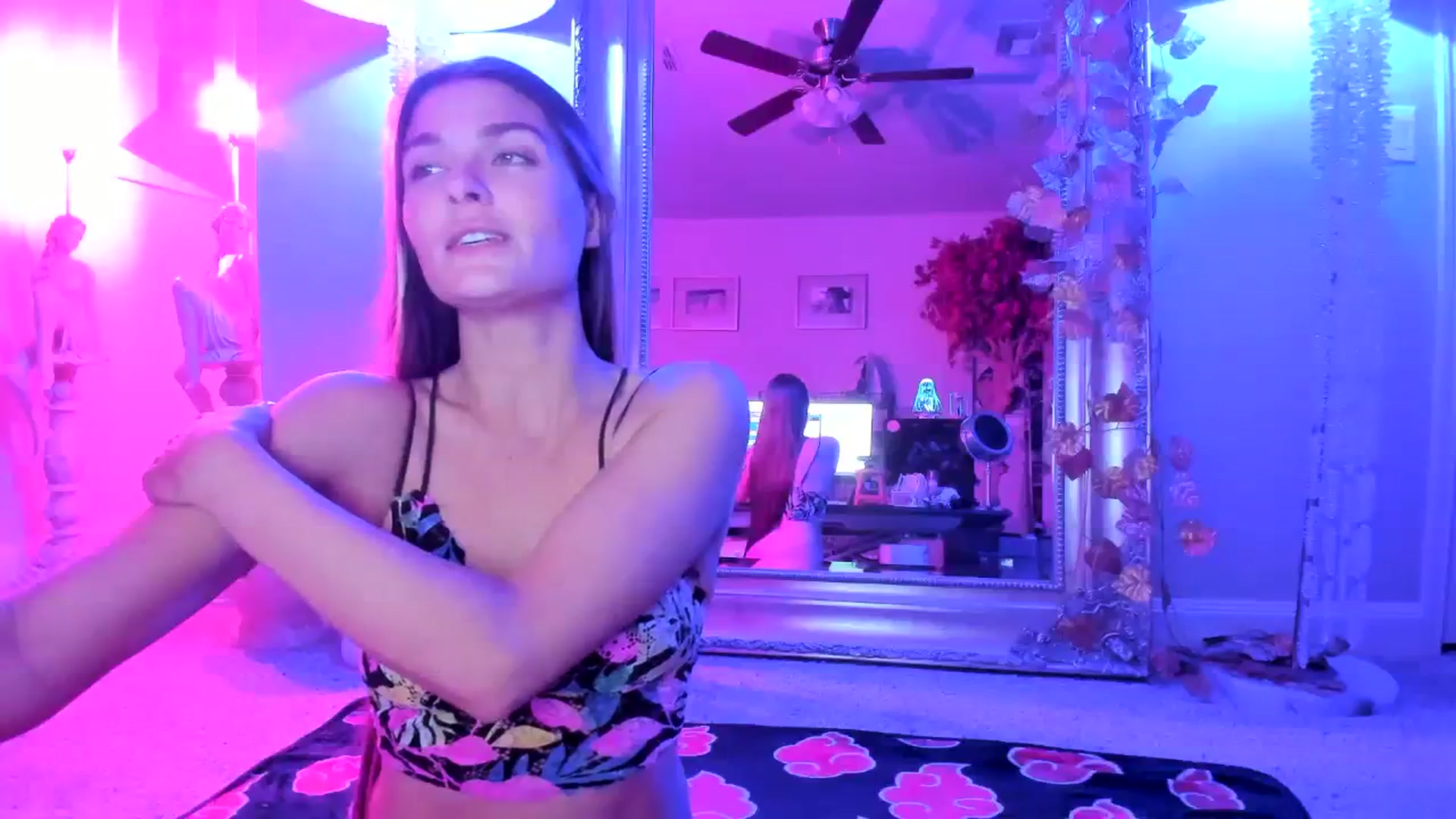 Gallery image thumbnail from Serina_'s myfreecams stream on, 07/25/2023, 08:02 image 15 of 20