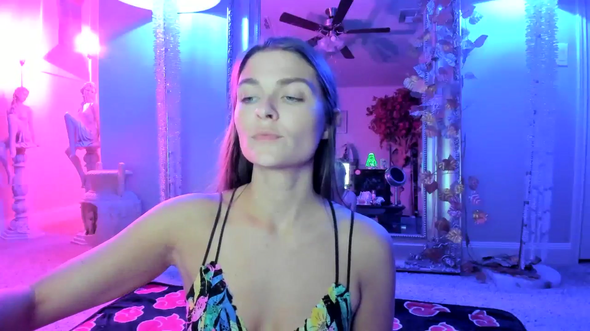 Gallery image thumbnail from Serina_'s myfreecams stream on, 07/25/2023, 08:02 image 10 of 20