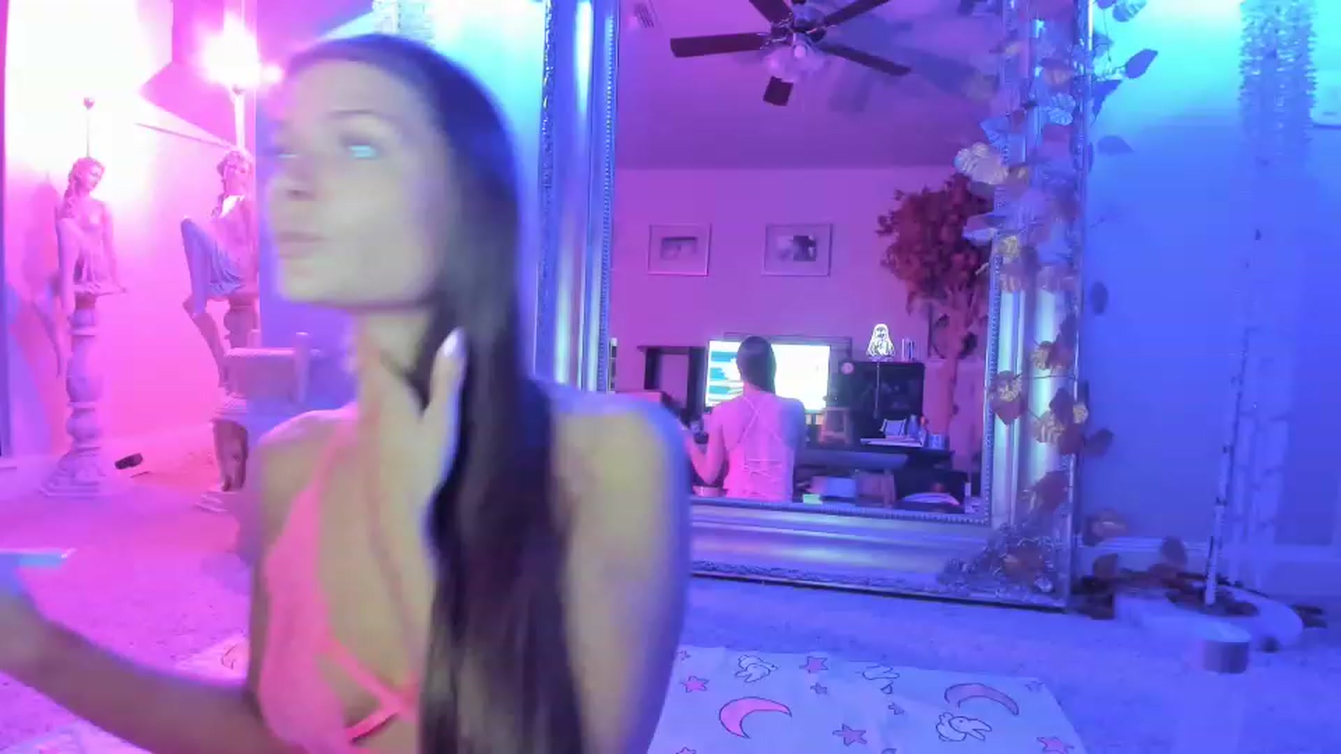Gallery image thumbnail from Serina_'s myfreecams stream on, 08/07/2023, 07:47 image 18 of 20