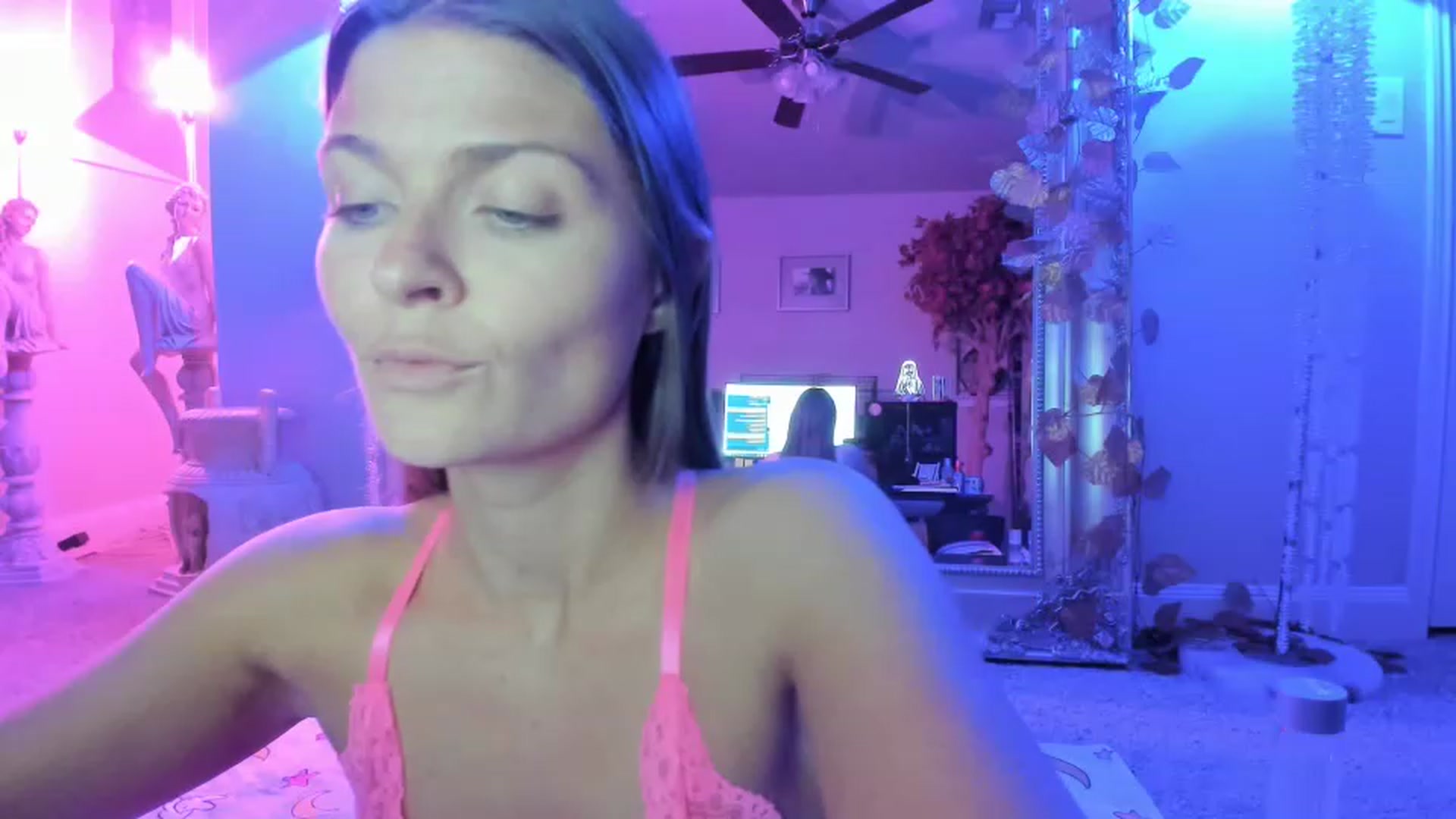 Gallery image thumbnail from Serina_'s myfreecams stream on, 08/07/2023, 07:47 image 6 of 20