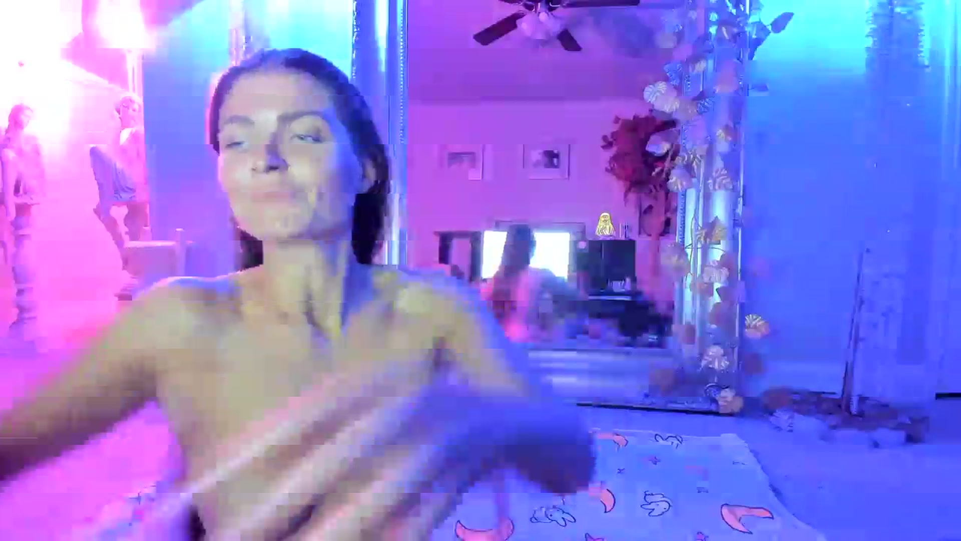 Gallery image thumbnail from Serina_'s myfreecams stream on, 08/10/2023, 08:42 image 12 of 20