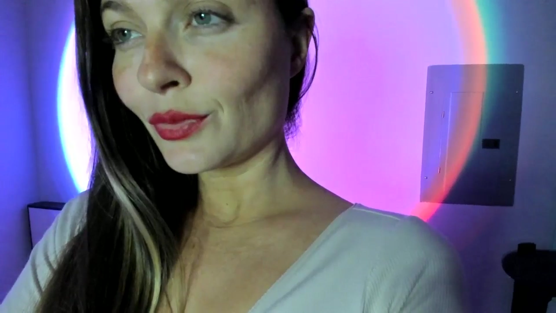 Gallery image thumbnail from Serina_'s myfreecams stream on, 06/03/2024, 09:55 image 10 of 20