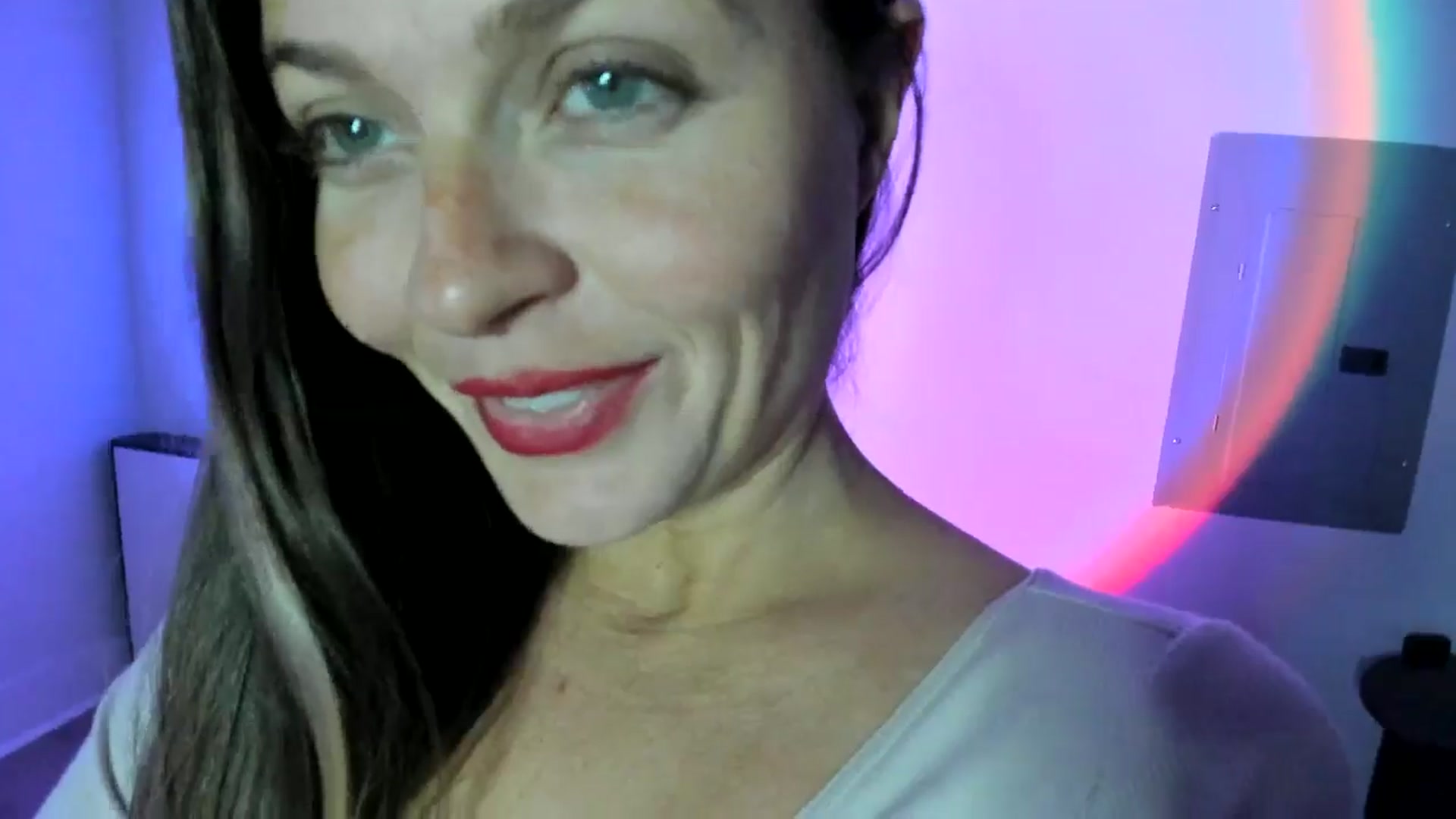 Gallery image thumbnail from Serina_'s myfreecams stream on, 06/03/2024, 09:55 image 11 of 20