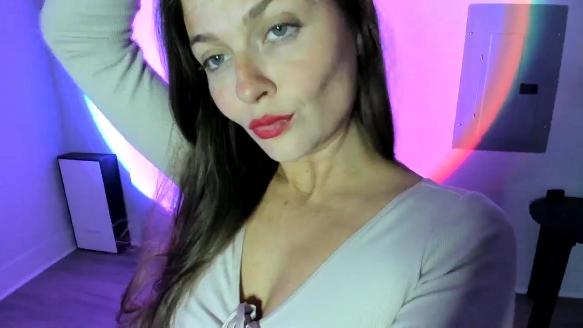 Gallery image thumbnail from Serina_'s myfreecams stream on, 06/03/2024, 09:55 image 6 of 20