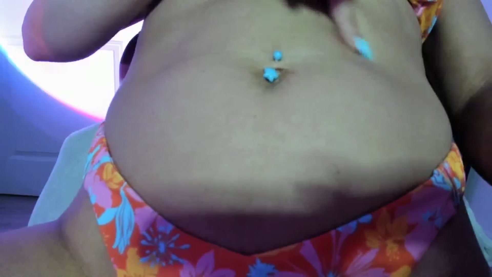 Gallery image thumbnail from Serina_'s myfreecams stream on, 06/10/2024, 09:02 image 8 of 20