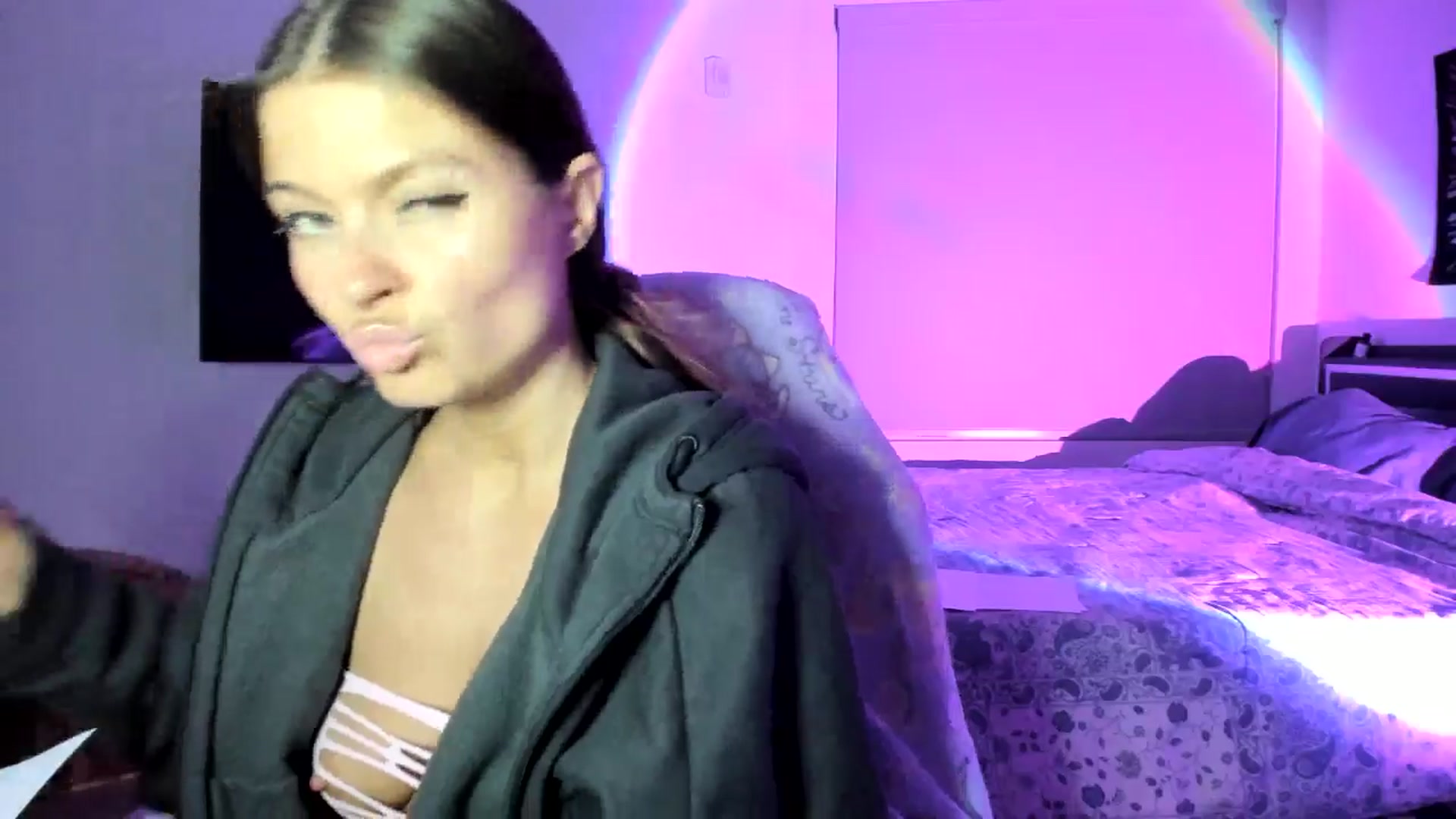 Gallery image thumbnail from Serina_'s myfreecams stream on, 06/18/2024, 09:37 image 4 of 20