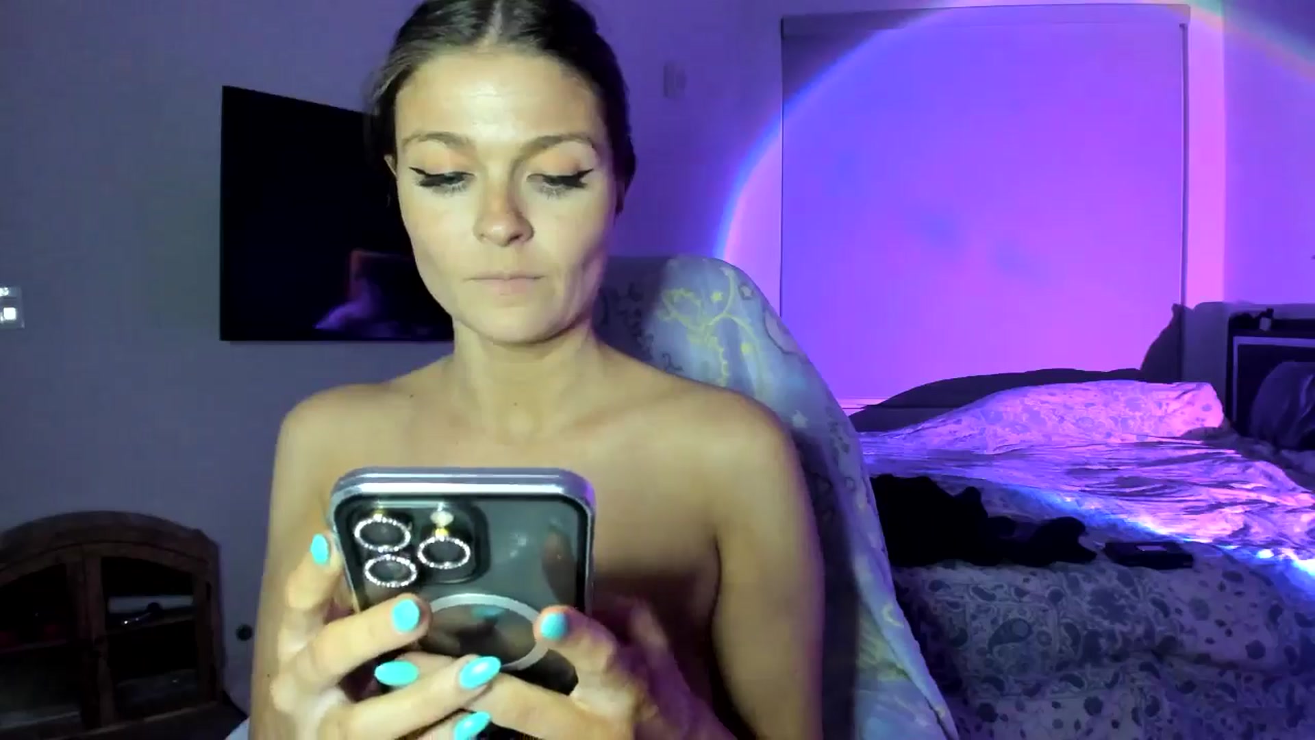 Gallery image thumbnail from Serina_'s myfreecams stream on, 06/19/2024, 10:45 image 15 of 20