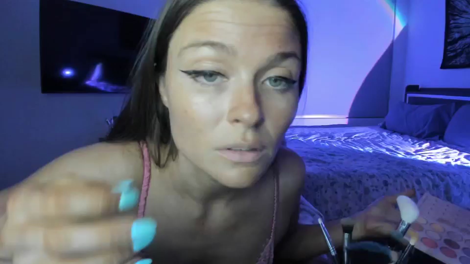 Gallery image thumbnail from Serina_'s myfreecams stream on, 06/25/2024, 09:16 image 7 of 20