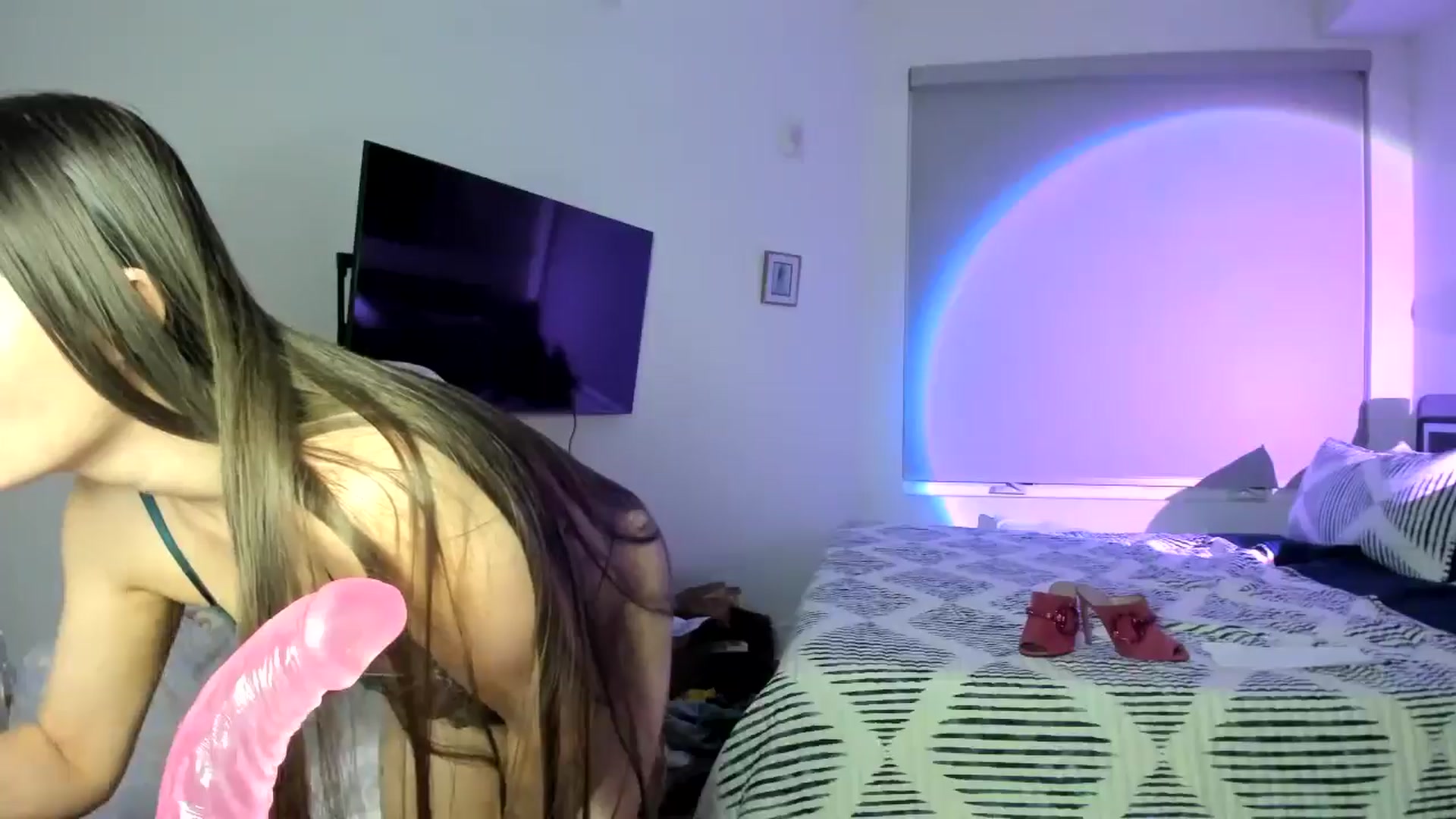 Gallery image thumbnail from Serina_'s myfreecams stream on, 09/16/2024, 08:45 image 17 of 20