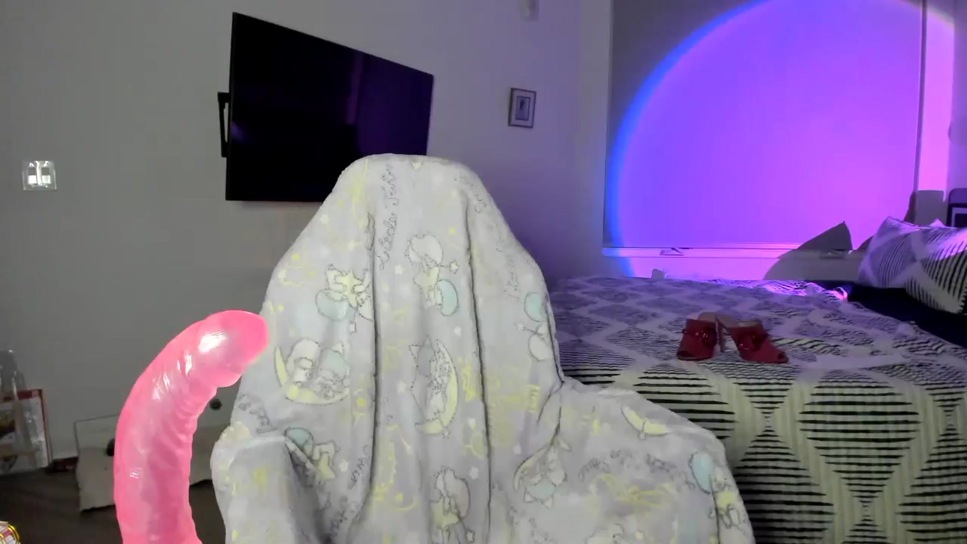 Gallery image thumbnail from Serina_'s myfreecams stream on, 09/16/2024, 09:15 image 13 of 20