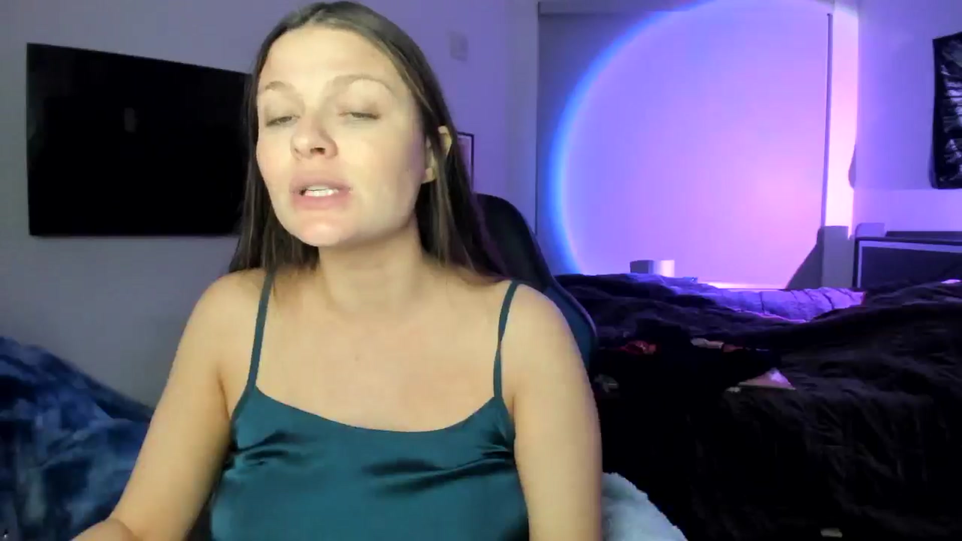 Gallery image thumbnail from Serina_'s myfreecams stream on, 01/17/2025, 08:37 image 7 of 20