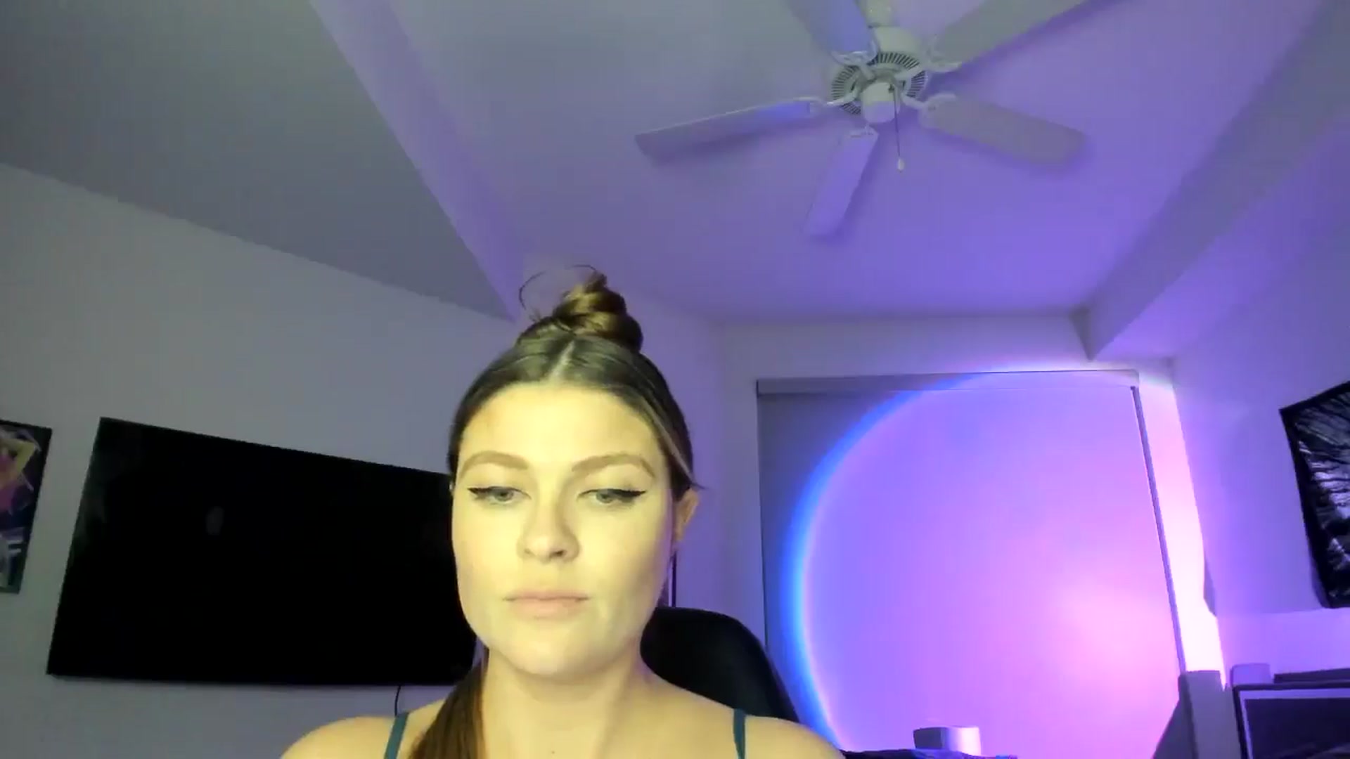Gallery image thumbnail from Serina_'s myfreecams stream on, 01/17/2025, 09:46 image 14 of 20