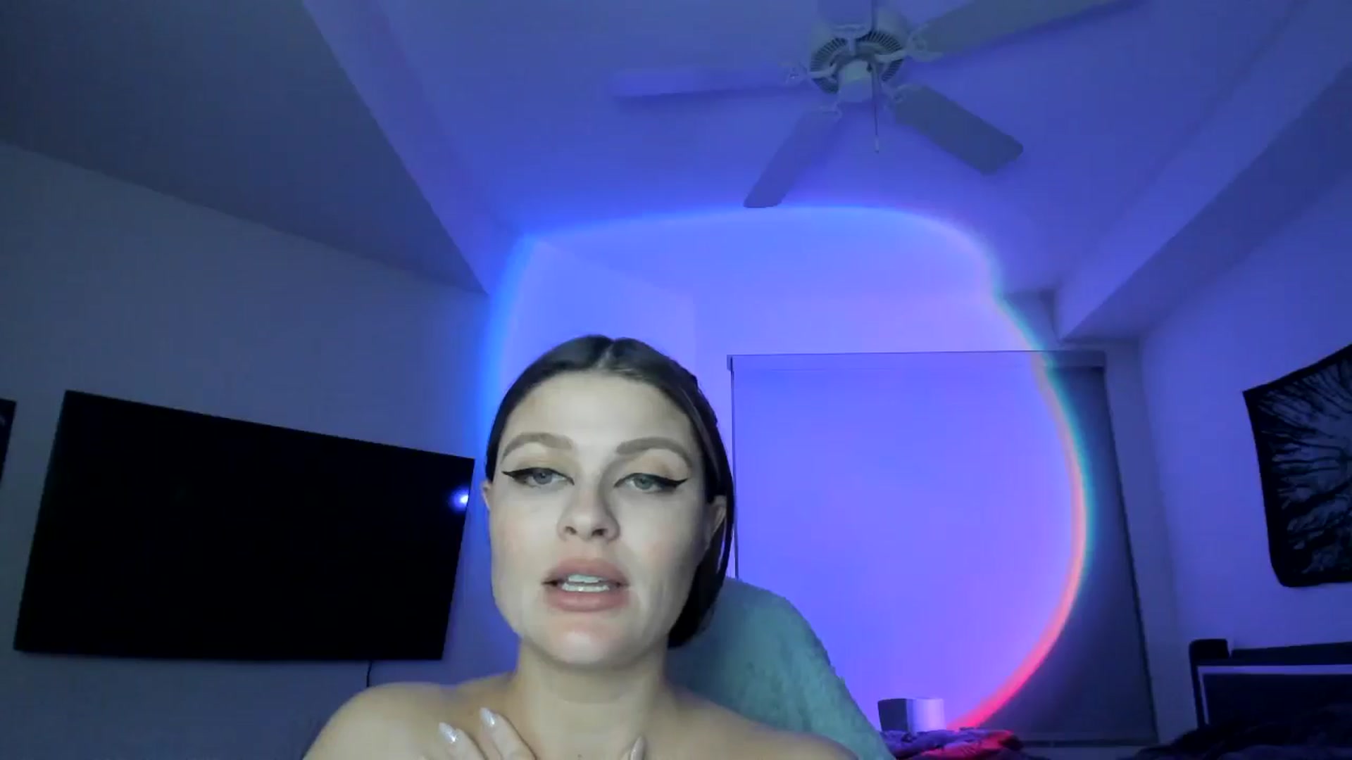 Gallery image thumbnail from Serina_'s myfreecams stream on, 01/18/2025, 10:39 image 5 of 20