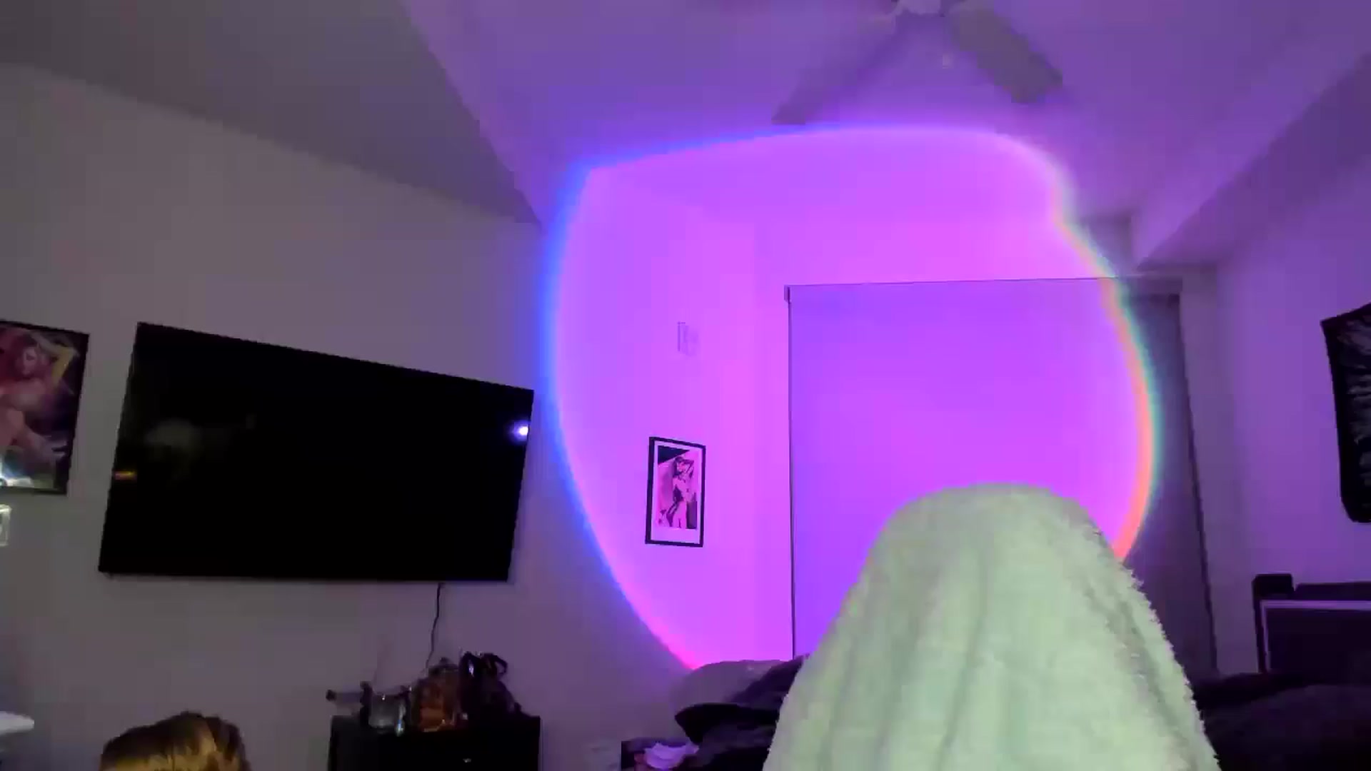 Gallery image thumbnail from Serina_'s myfreecams stream on, 01/20/2025, 08:20 image 16 of 20