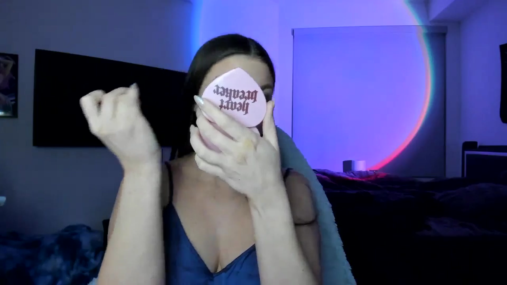 Gallery image thumbnail from Serina_'s myfreecams stream on, 01/20/2025, 08:20 image 6 of 20