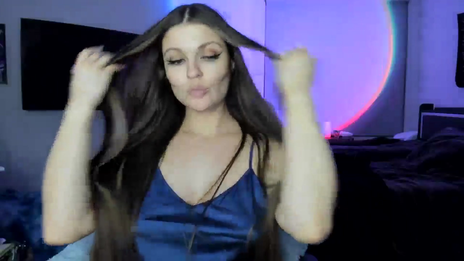 Gallery image thumbnail from Serina_'s myfreecams stream on, 01/21/2025, 07:32 image 18 of 20