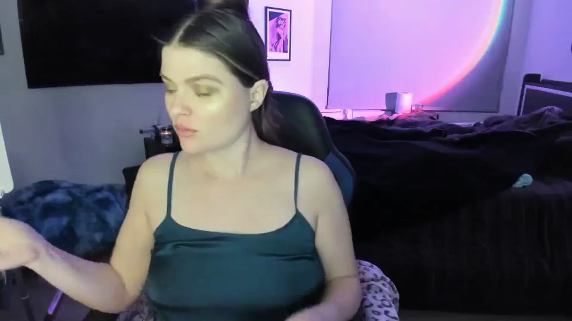 Gallery image thumbnail from Serina_'s myfreecams stream on, 01/28/2025, 09:35 image 15 of 20