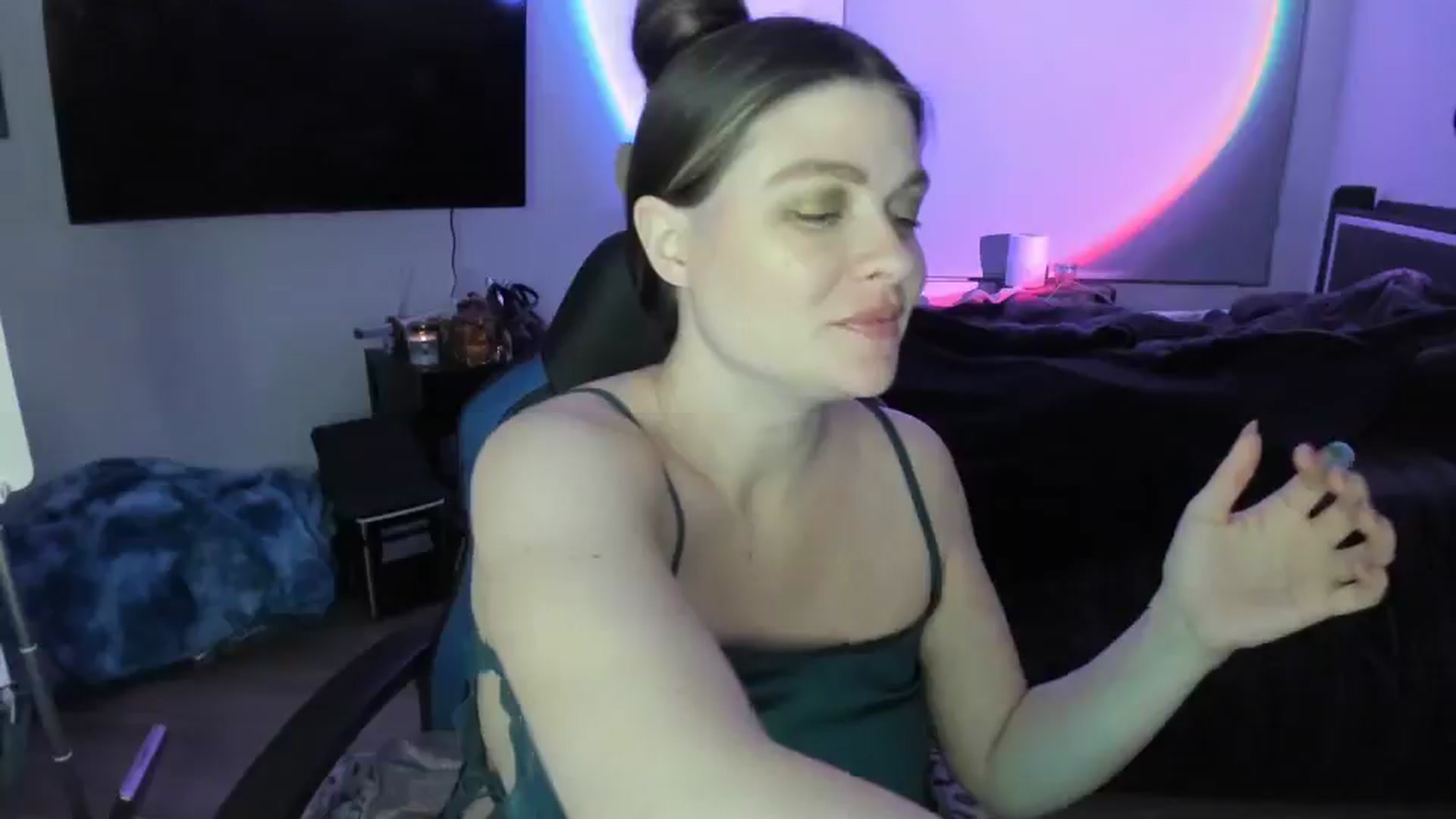 Gallery image thumbnail from Serina_'s myfreecams stream on, 01/28/2025, 09:35 image 16 of 20