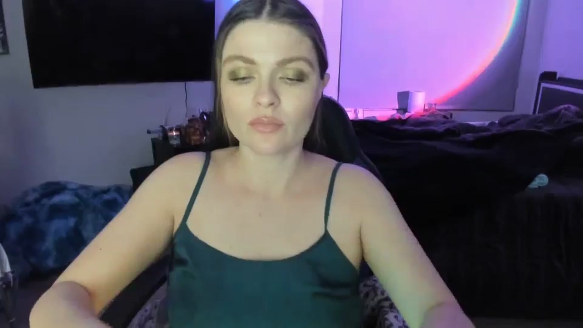 Gallery image thumbnail from Serina_'s myfreecams stream on, 01/28/2025, 10:18 image 16 of 20