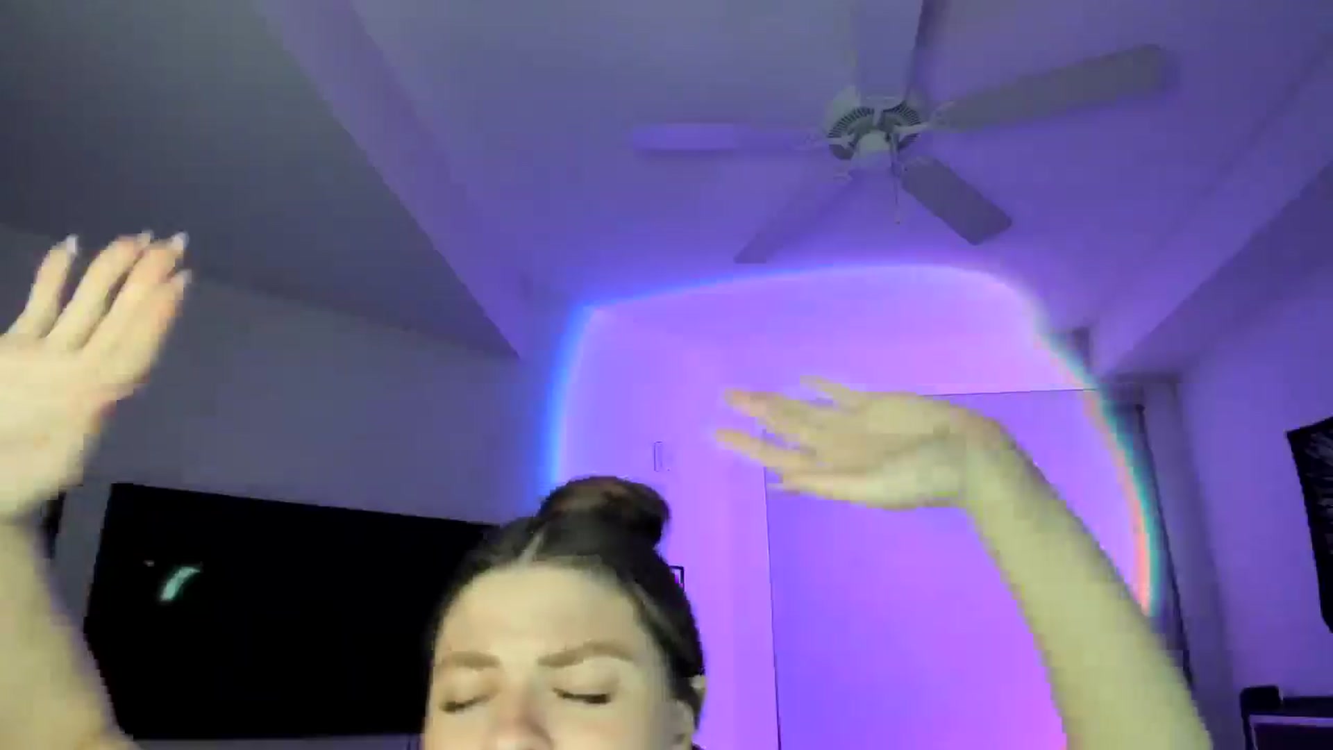 Gallery image thumbnail from Serina_'s myfreecams stream on, 02/07/2025, 08:54 image 18 of 20