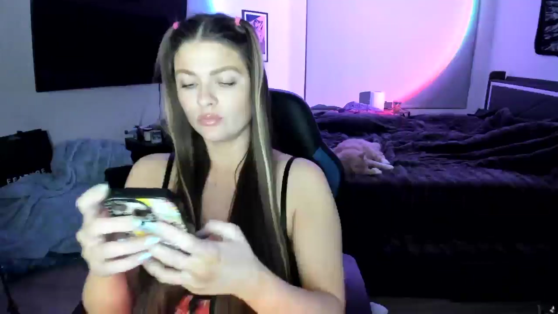 Gallery image thumbnail from Serina_'s myfreecams stream on, 02/20/2025, 07:47 image 17 of 20
