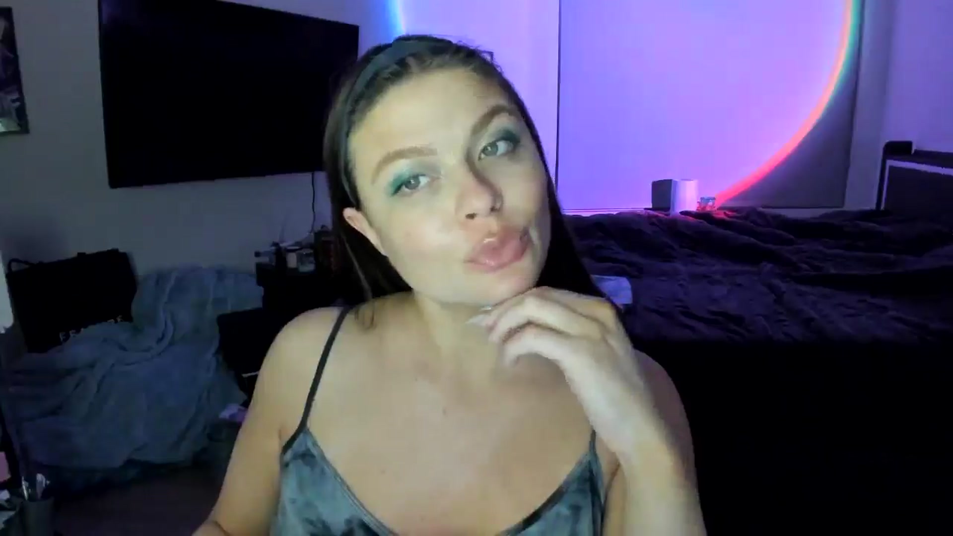 Gallery image thumbnail from Serina_'s myfreecams stream on, 02/22/2025, 10:39 image 17 of 20