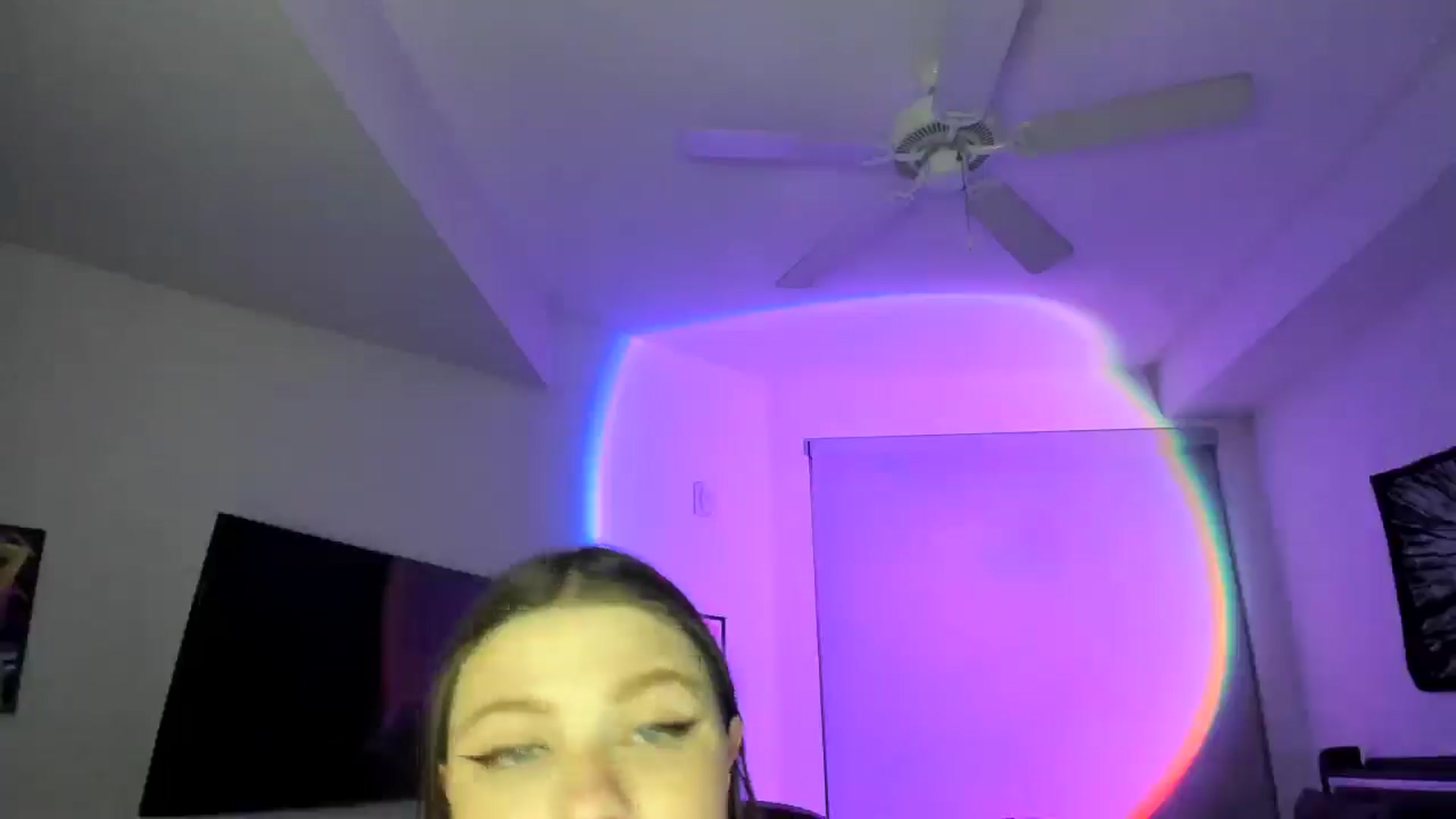 Gallery image thumbnail from Serina_'s myfreecams stream on, 03/01/2025, 09:40 image 12 of 20